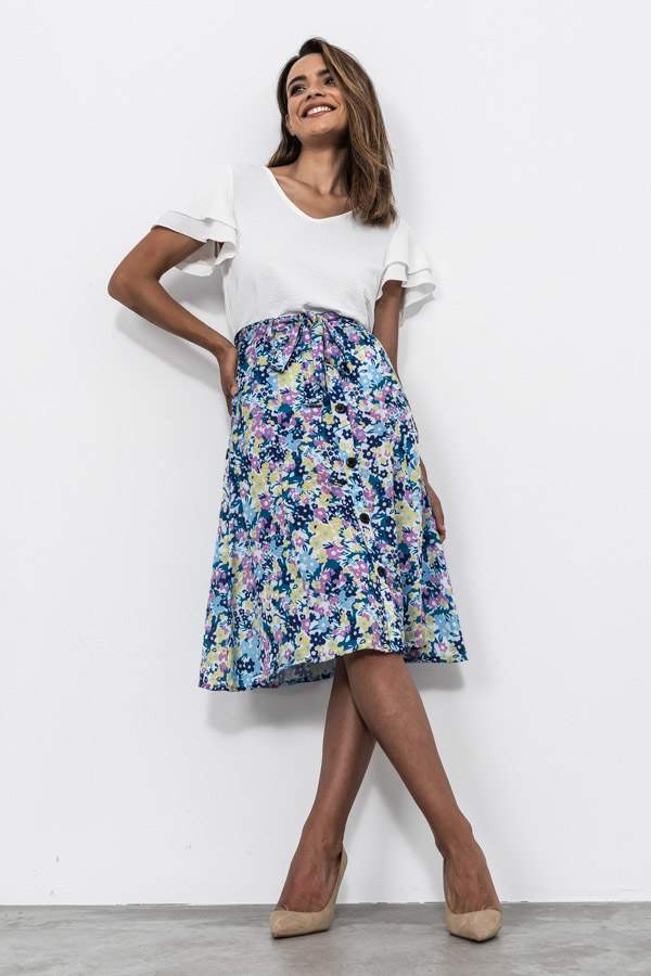 FALDA SATINADA FLORAL CON BOTONES