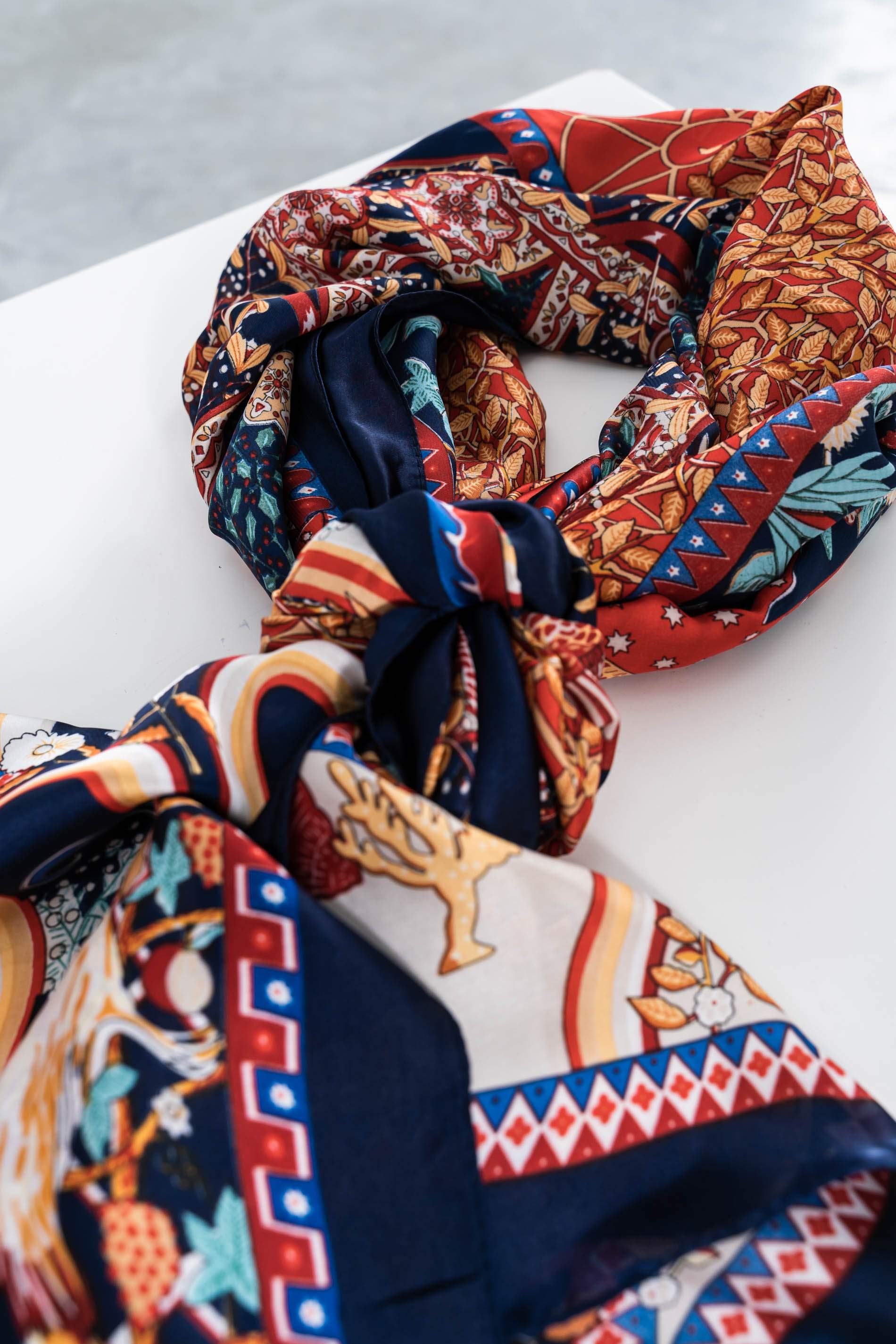FOULARD EFECTO SEDA MIL HOJAS