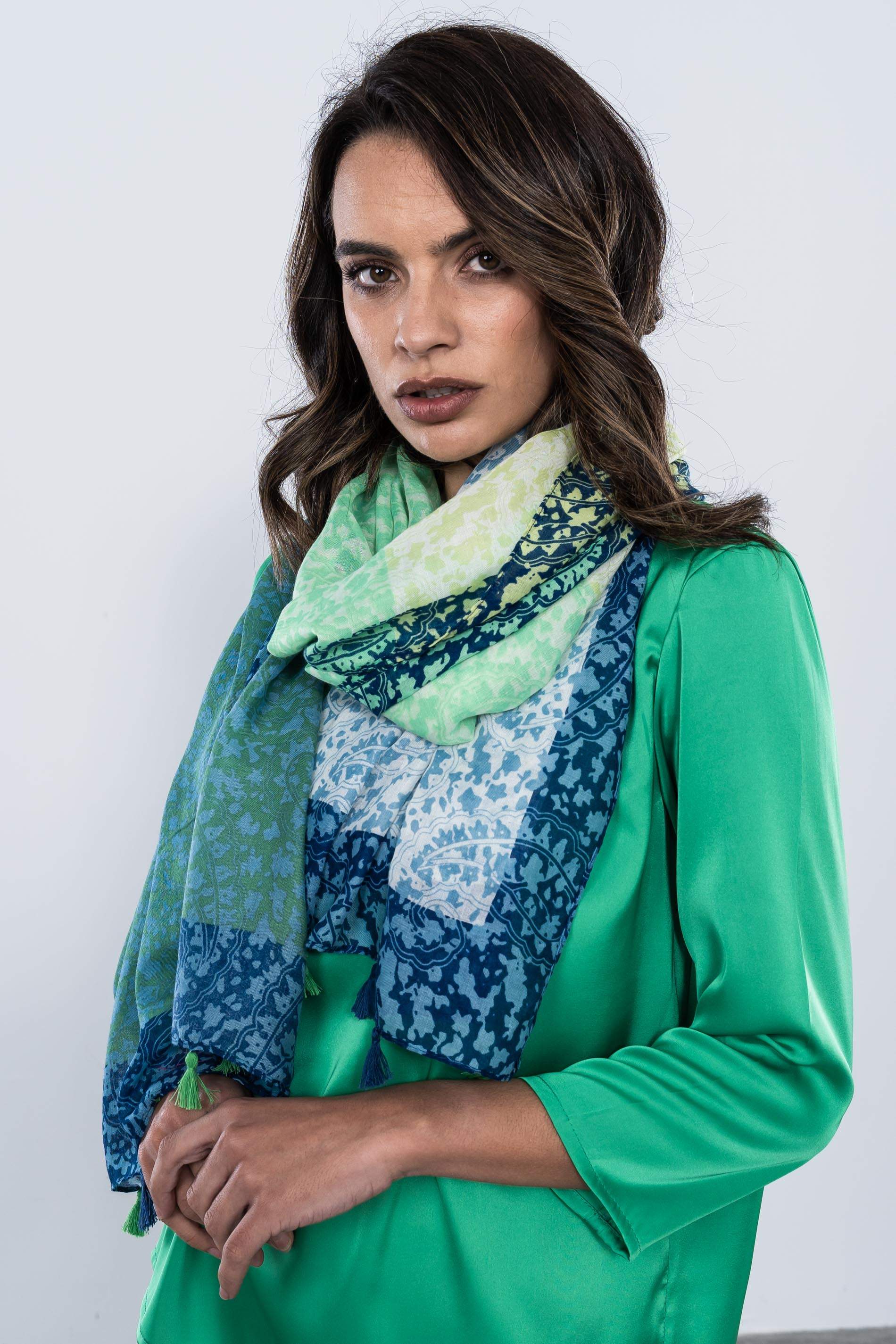 FOULARD BLOQUES COLORES HOJAS