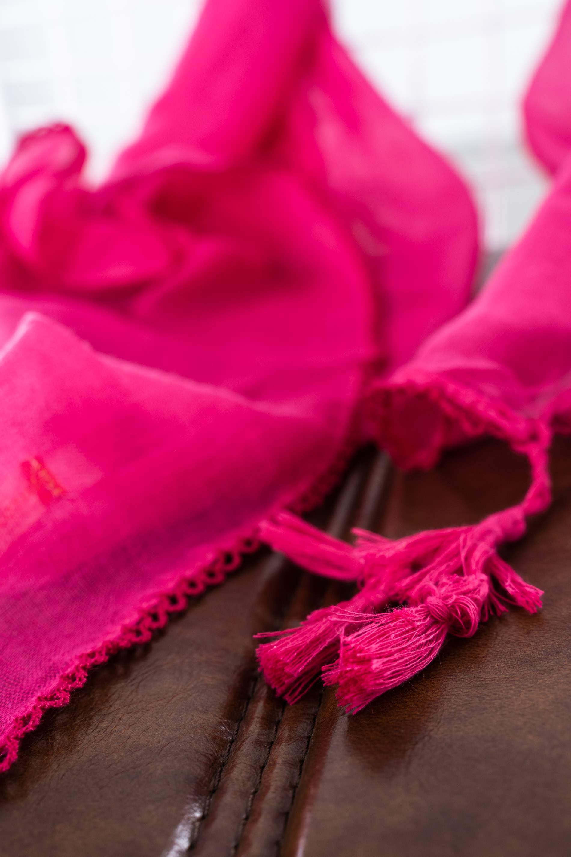 FOULARD LISO POMPONES