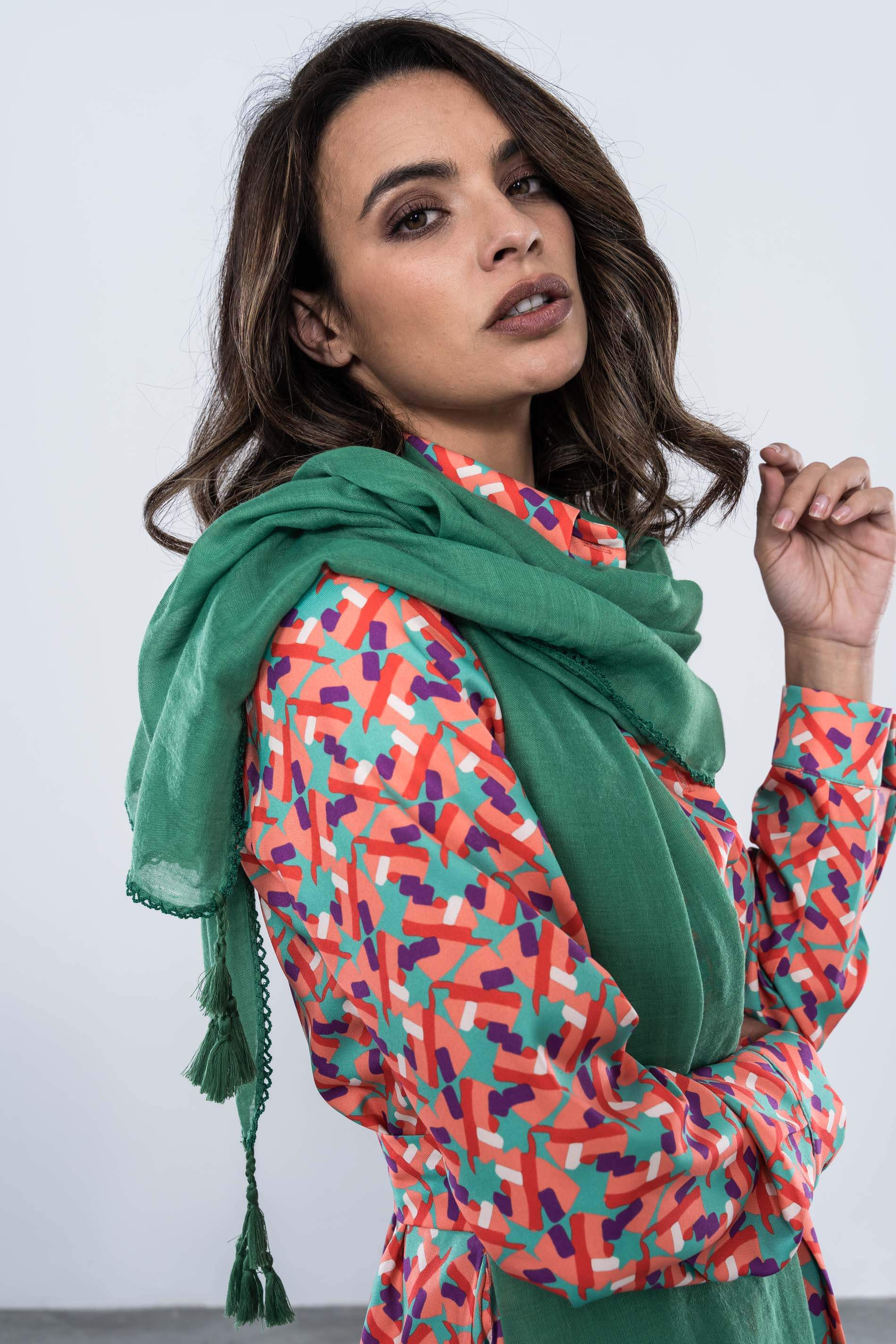 FOULARD LISO POMPONES