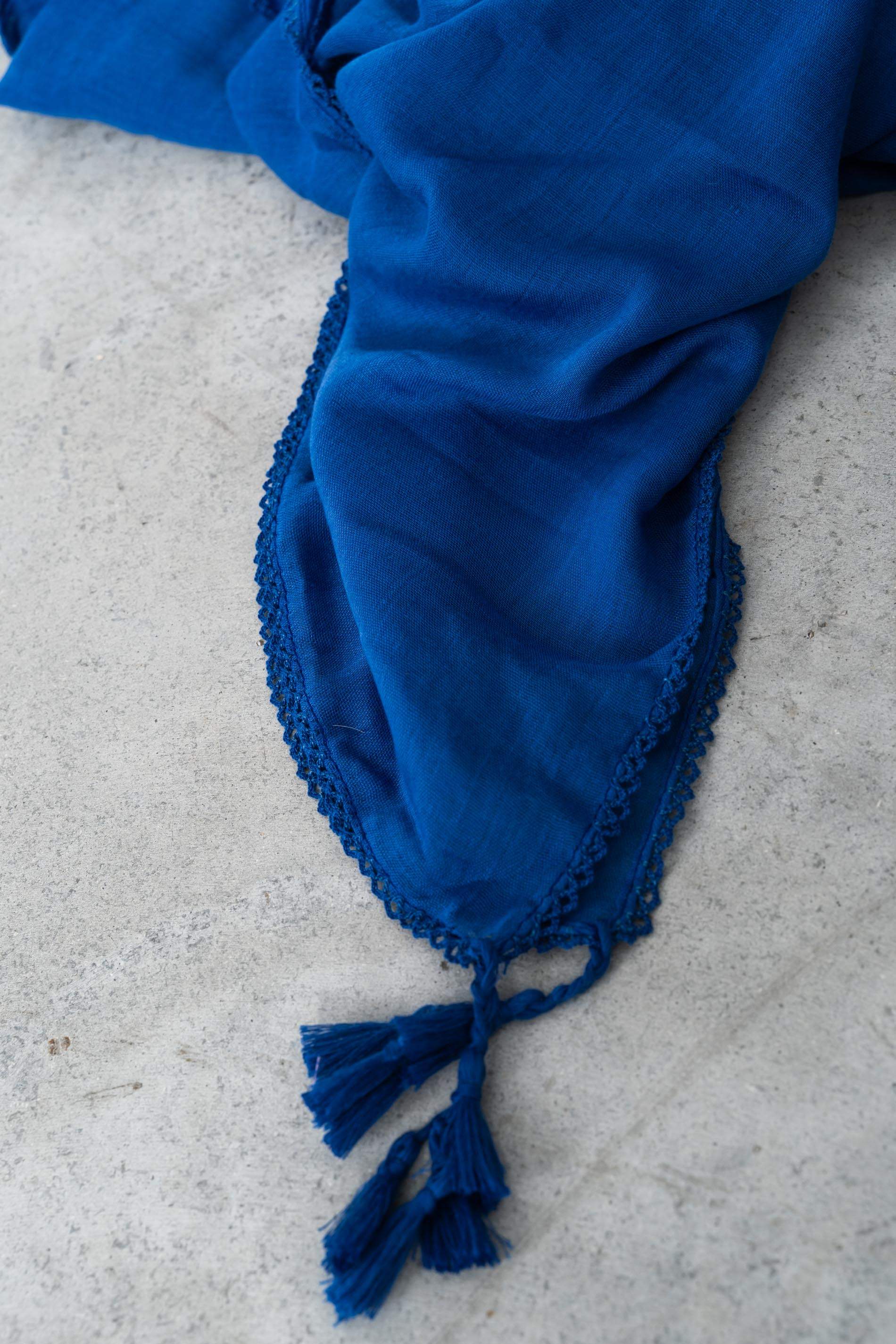FOULARD LISO POMPONES