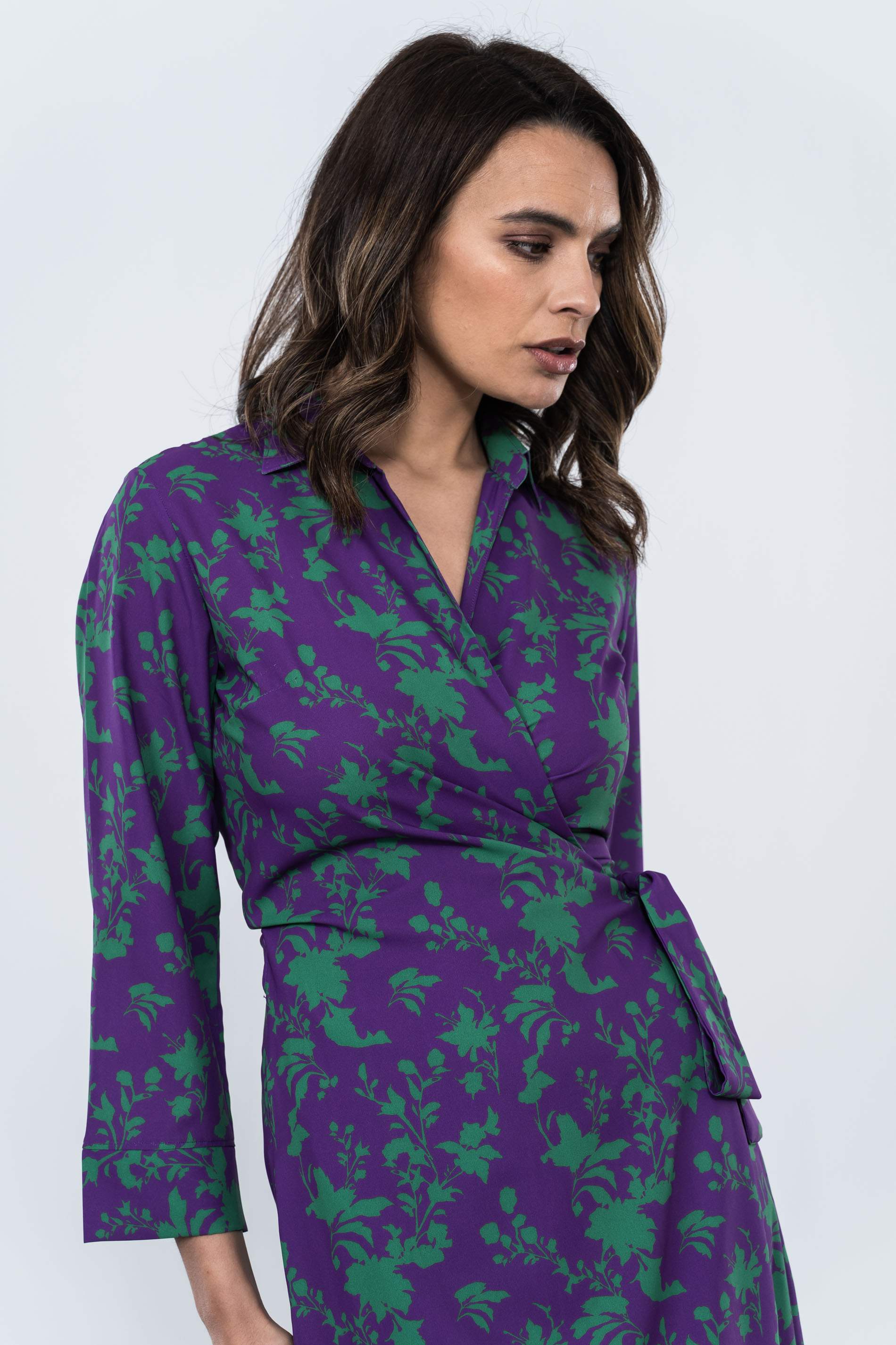 VESTIDO ENVOLVENTE HOJAS