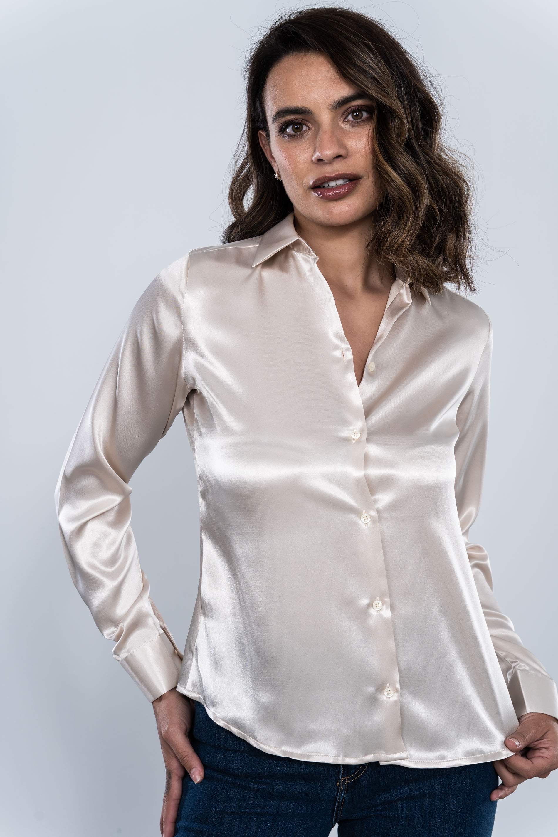 CAMISA SATINADA BOTONES