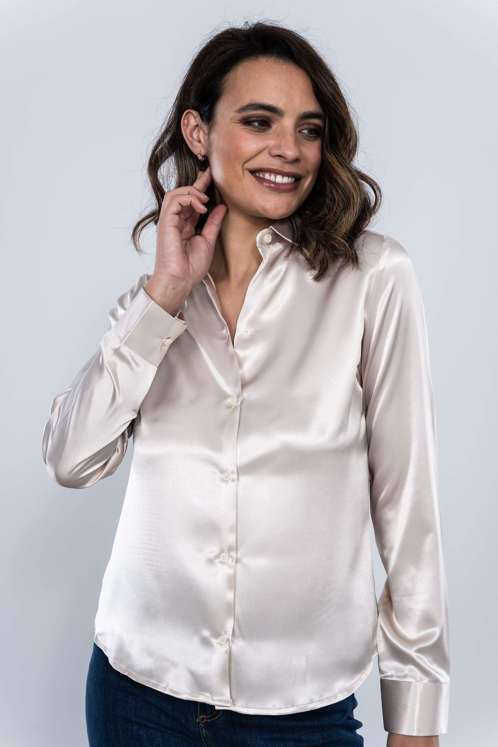 CAMISA SATINADA BOTONES