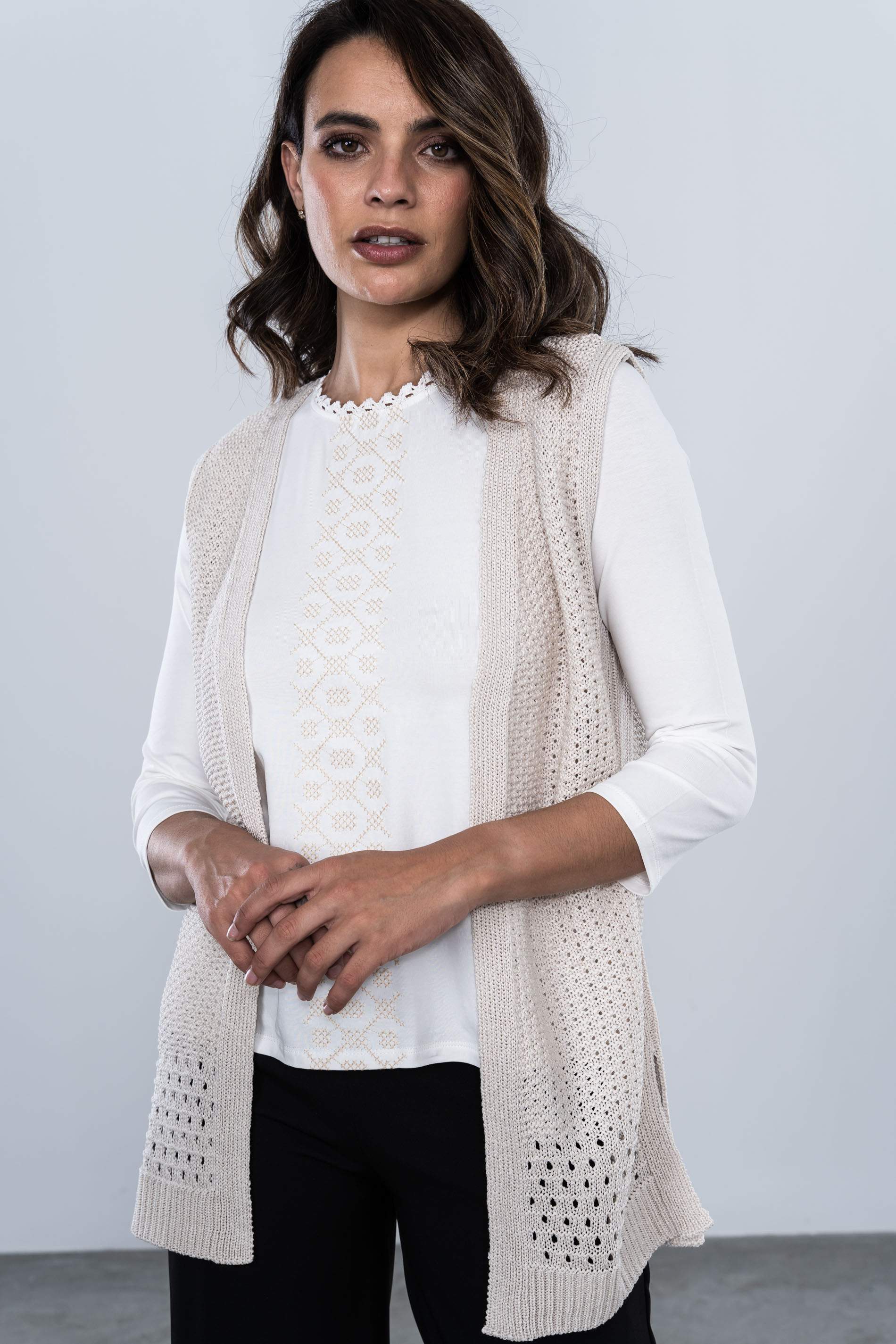 CHALECO CALADO BEIGE