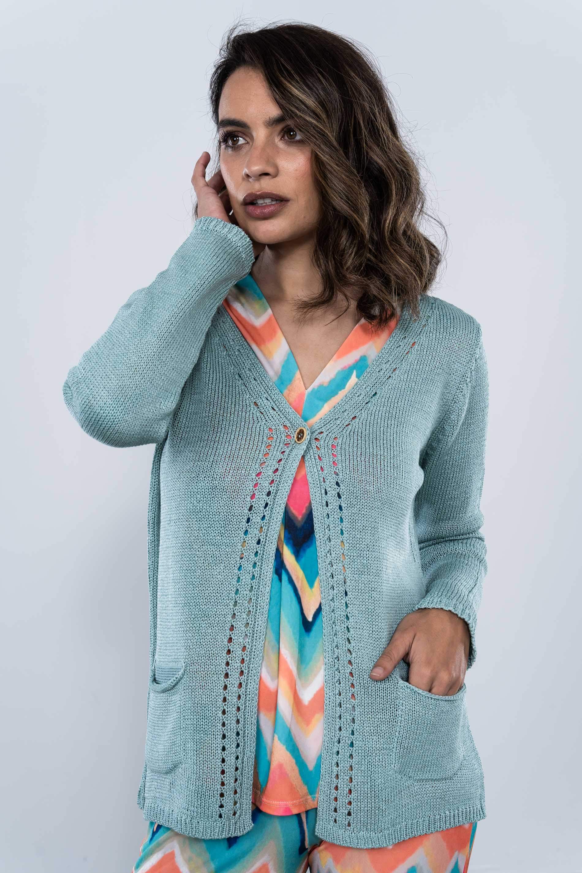 CHAQUETA CALADOS BOLSILLOS AGUA