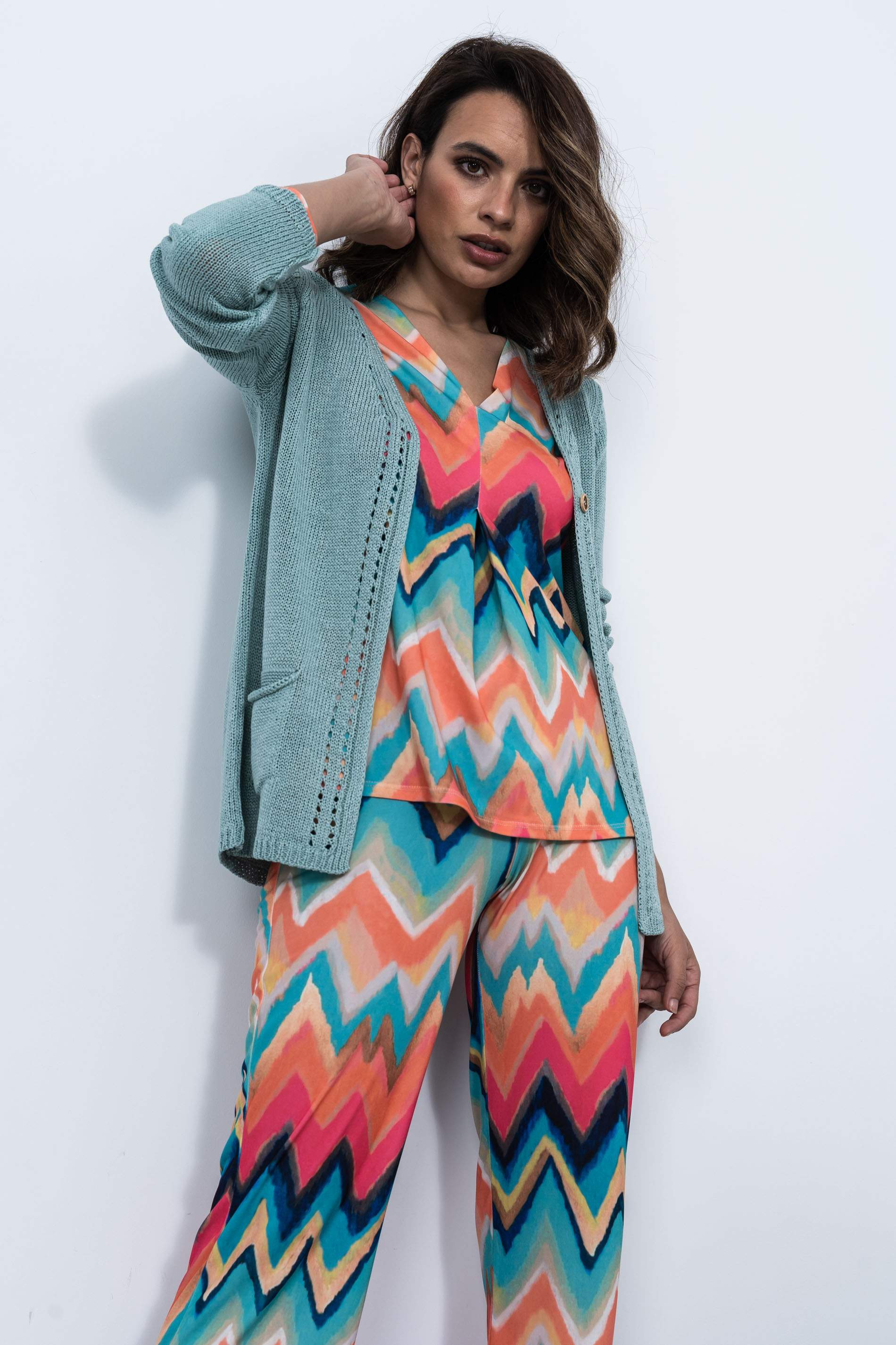 CHAQUETA CALADOS BOLSILLOS AGUA