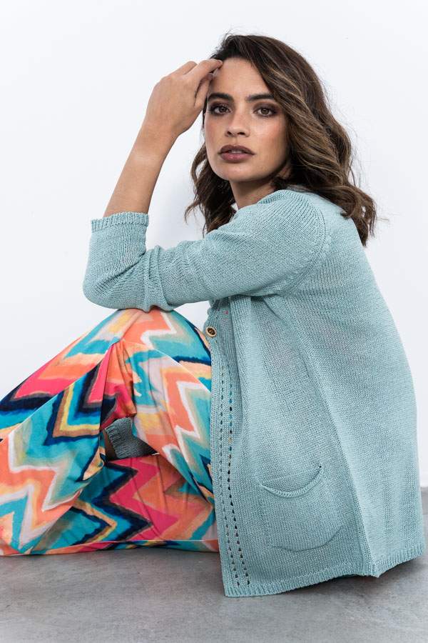 CHAQUETA CALADOS BOLSILLOS AGUA