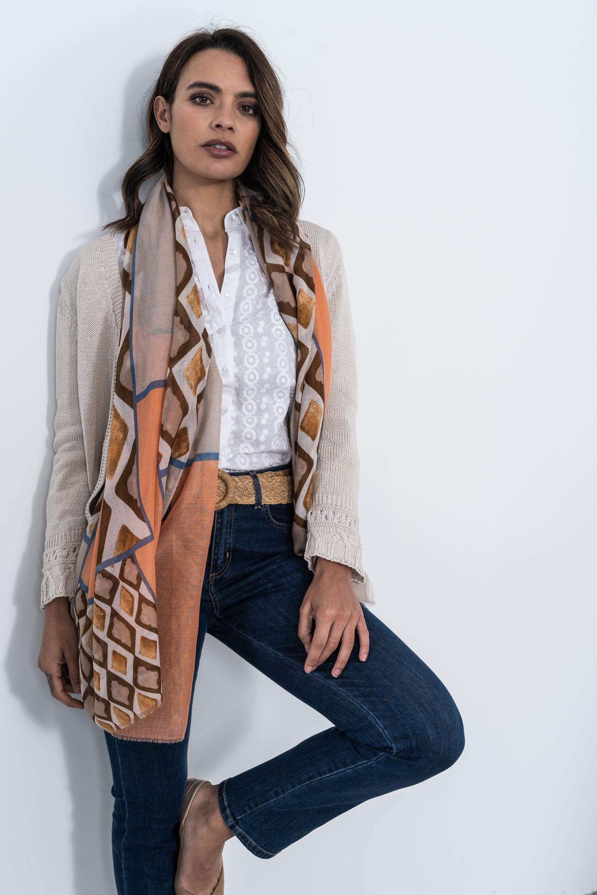 CHAQUETA DETALLES CENEFAS BEIGE