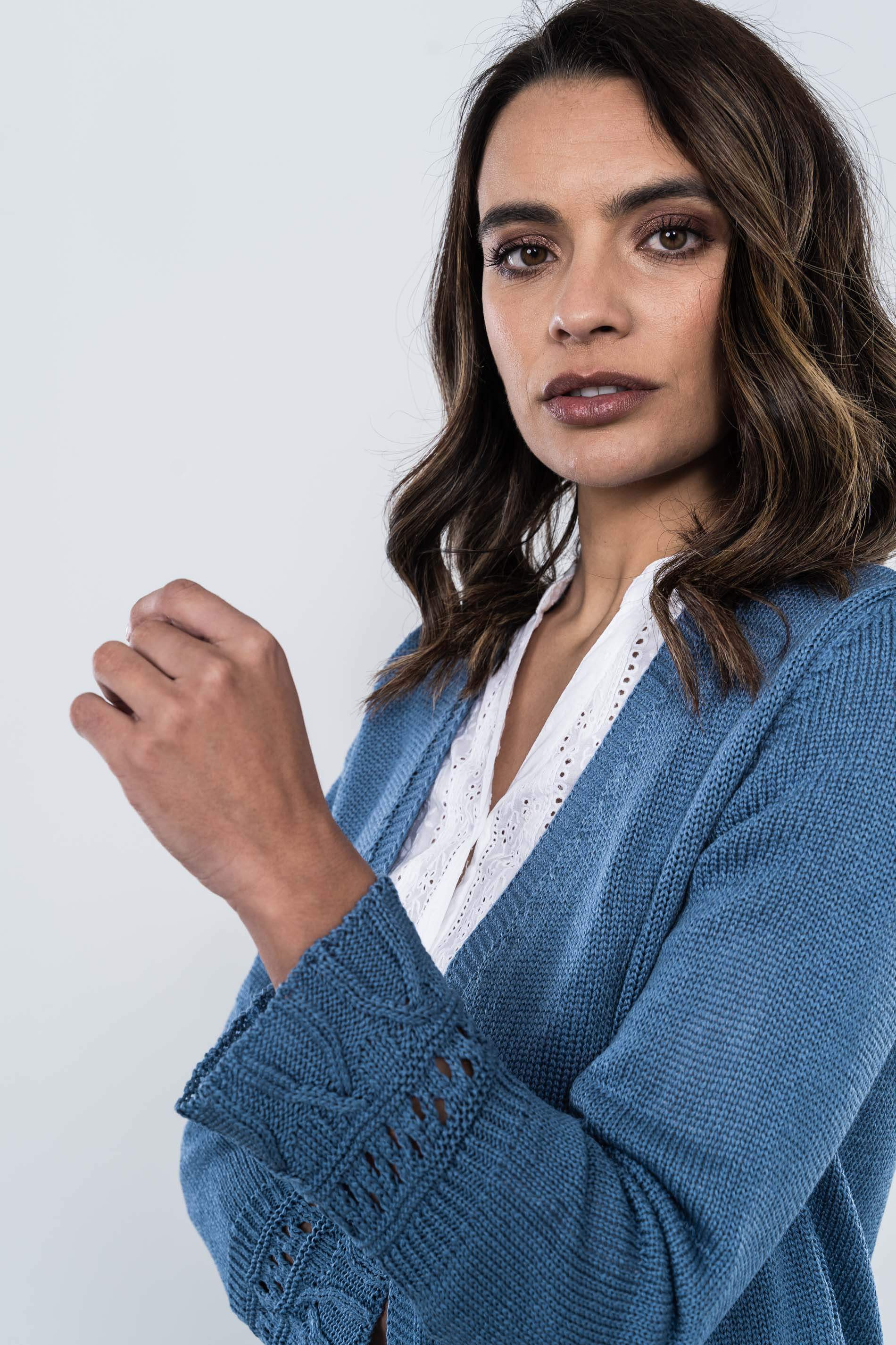 CHAQUETA DETALLES CENEFAS INDIGO