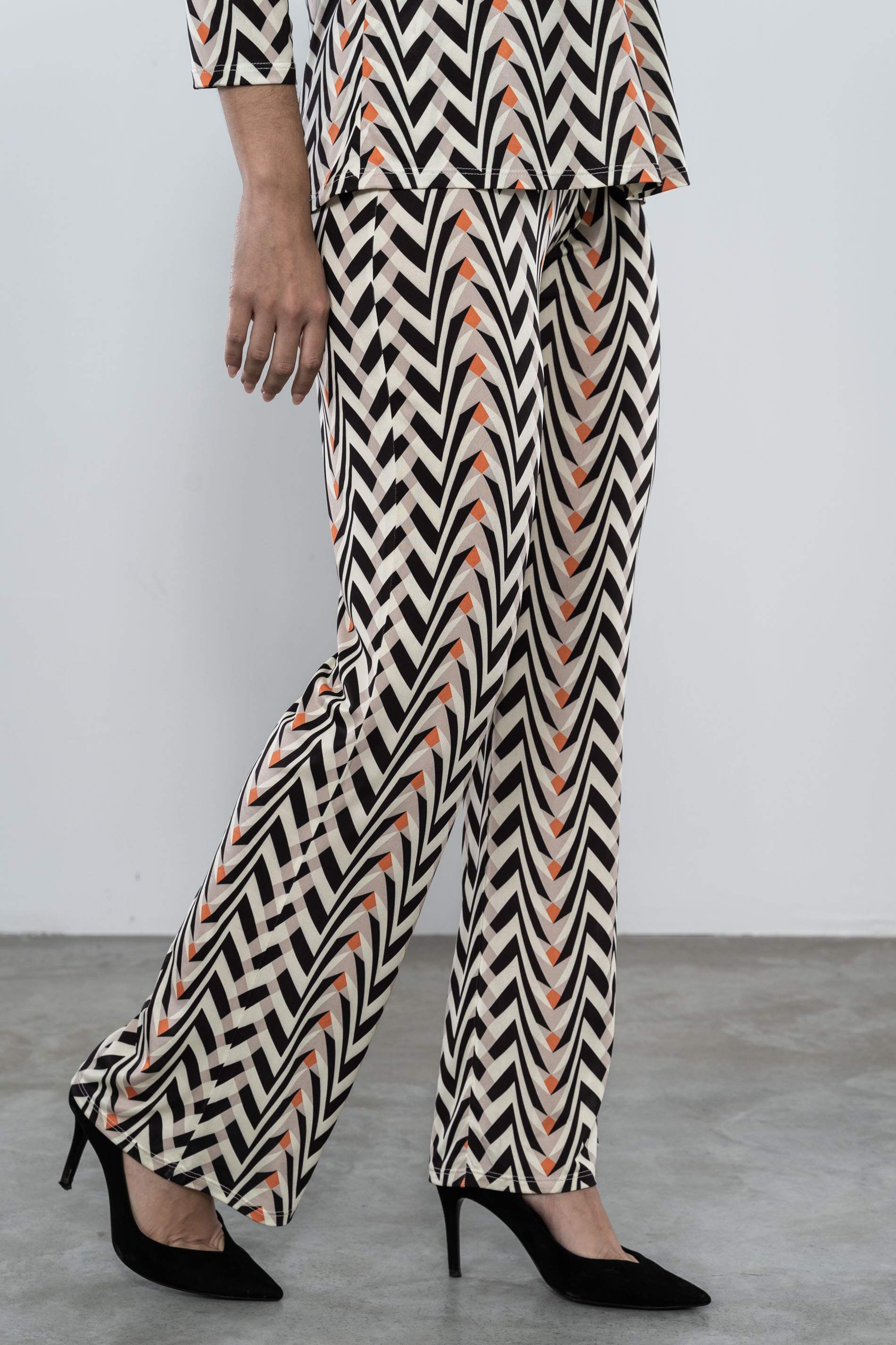PANTALON ESTAMPADO TRAZOS