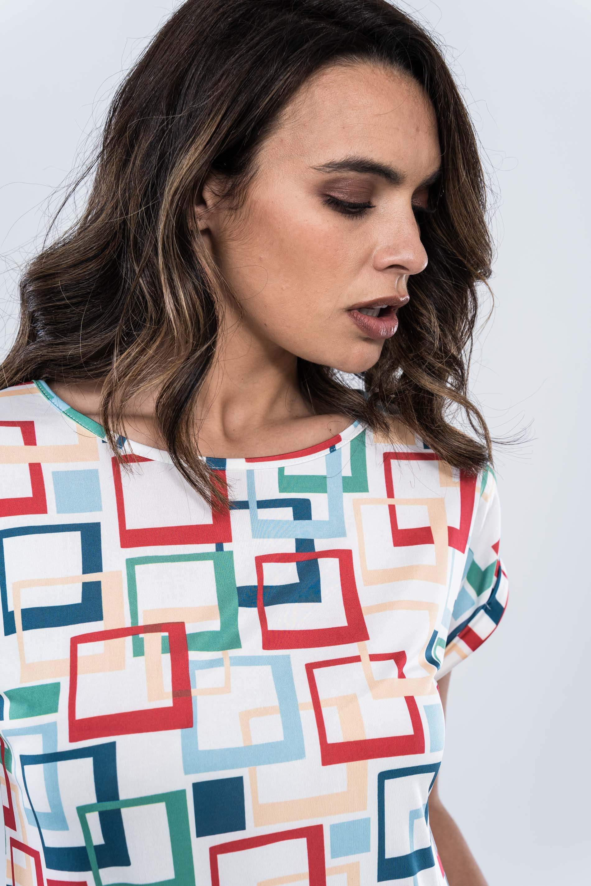 CAMISETA M/ VUELTA GEOMETRICA 