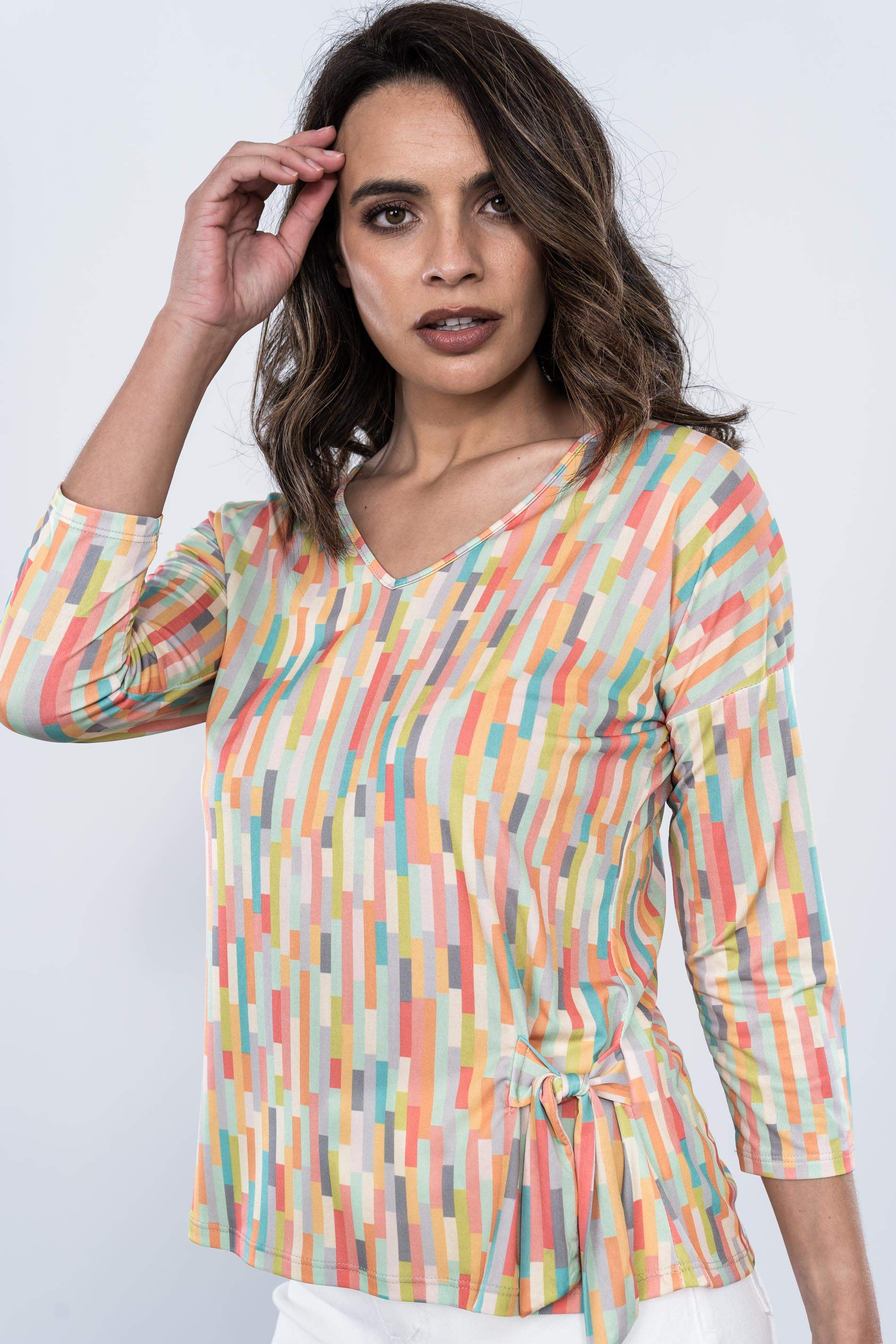 CAMISETA DETALLES NUDO COLORES MF