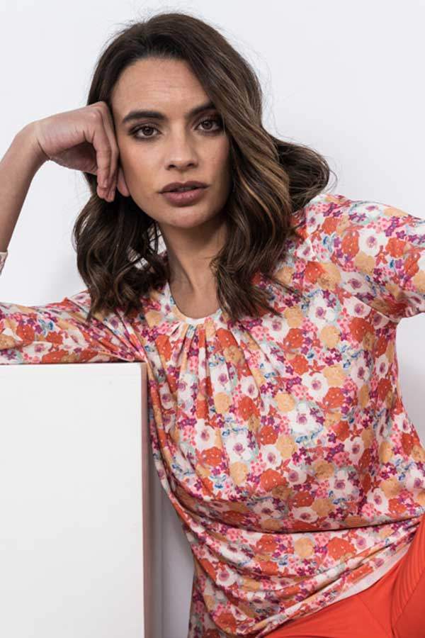 CAMISETA PLIEGUES FLOR ACUARELAS