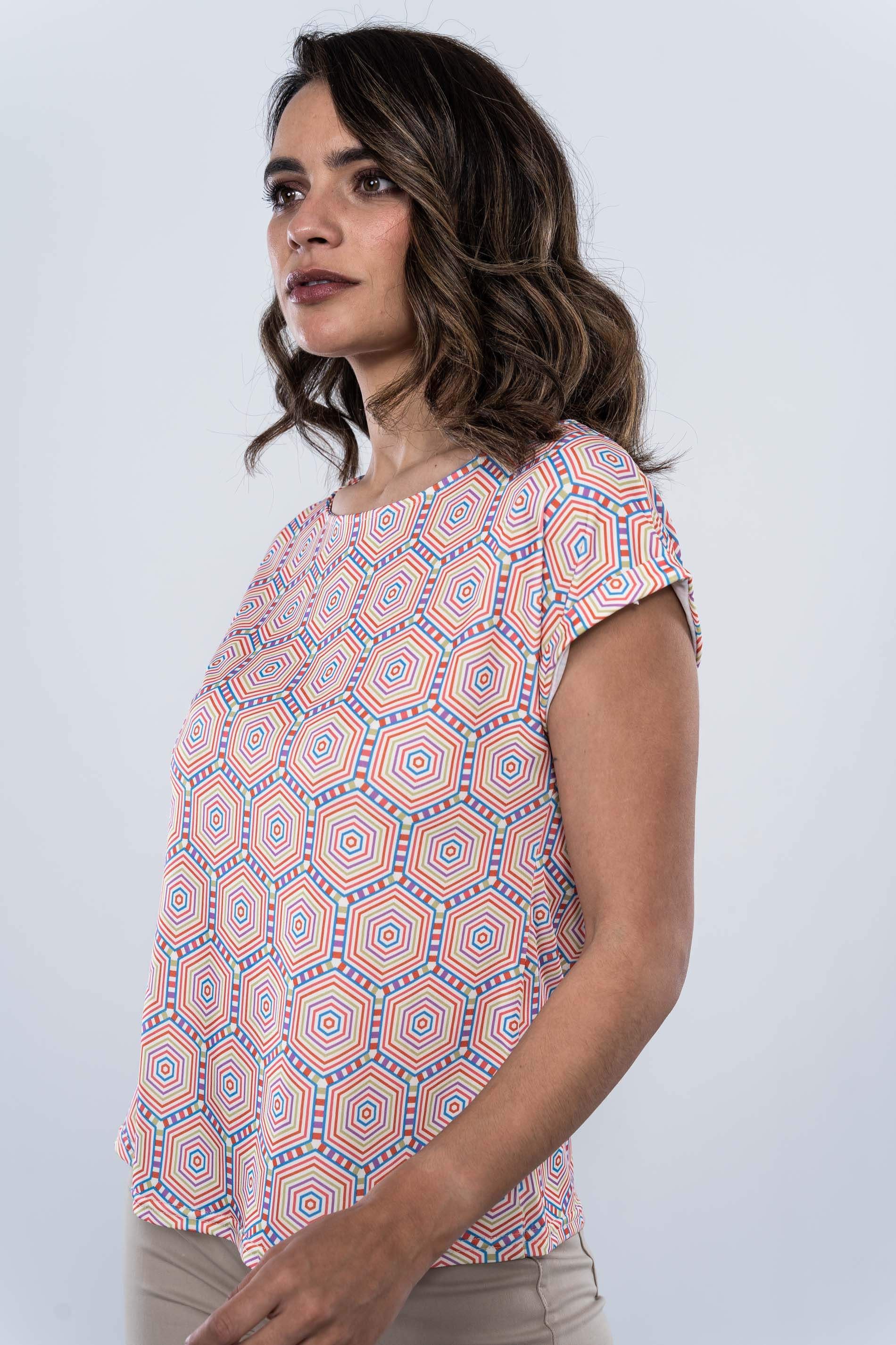 CAMISETA HEXAGONOS COLOR MANGA CORTA