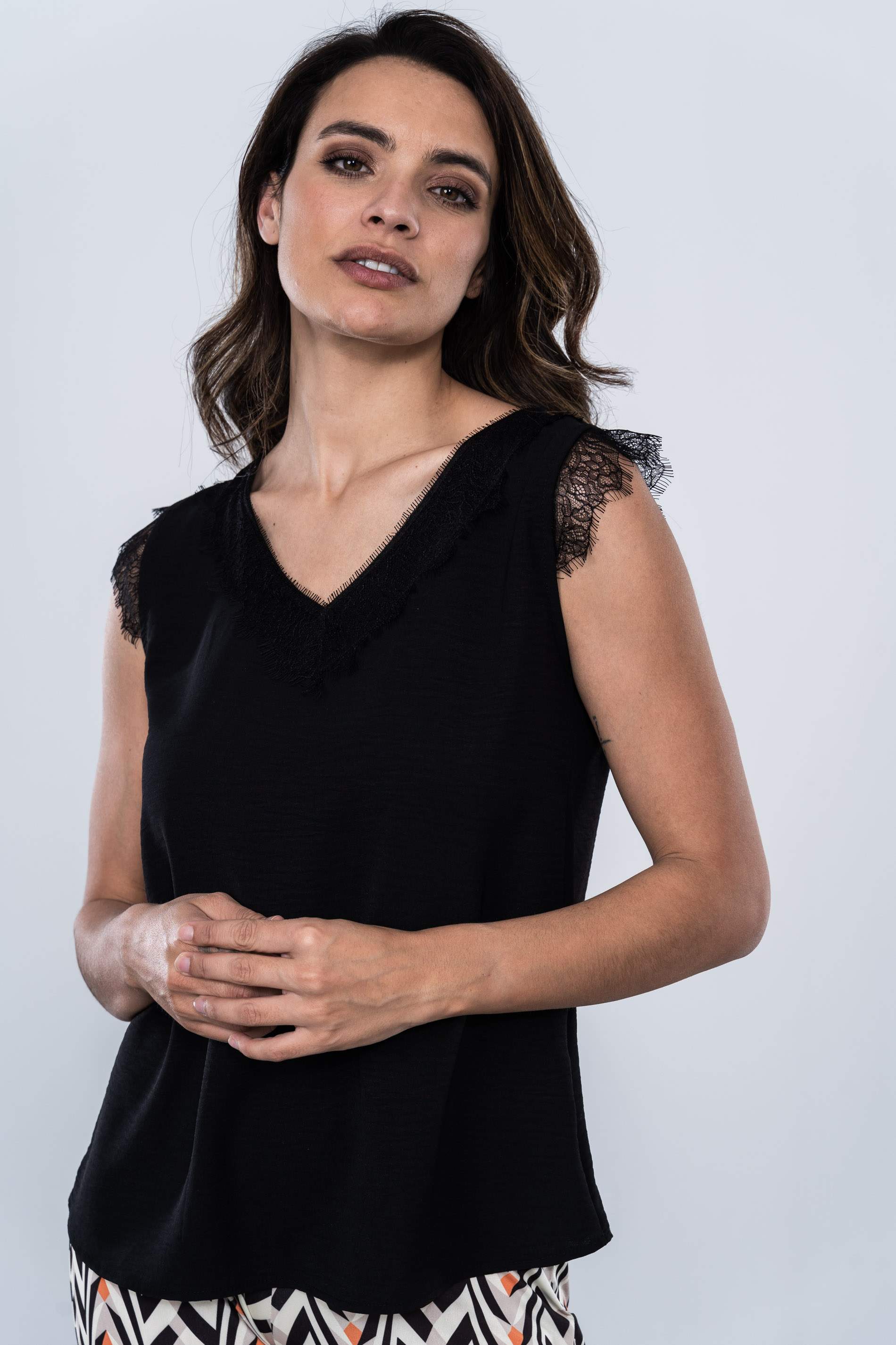 BLUSA COMBINADA ENCAJE NEGRO