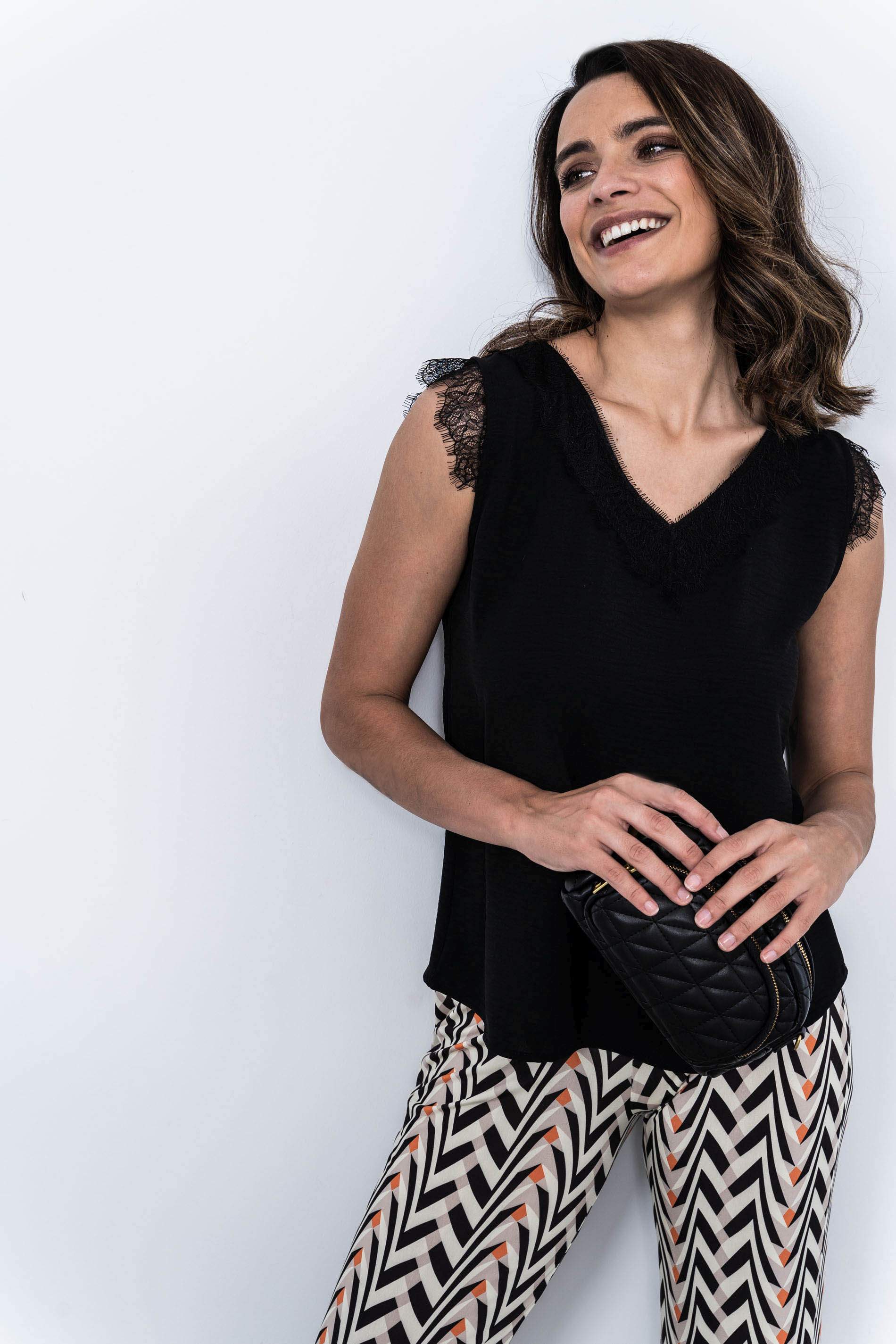 BLUSA COMBINADA ENCAJE NEGRO