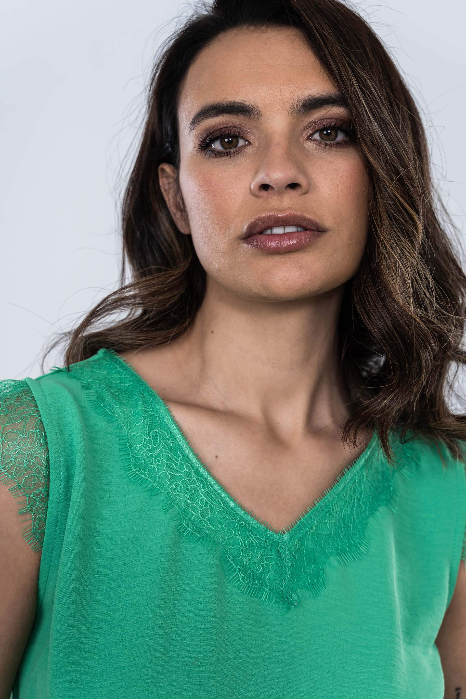 BLUSA COMBINADA ENCAJE VERDE