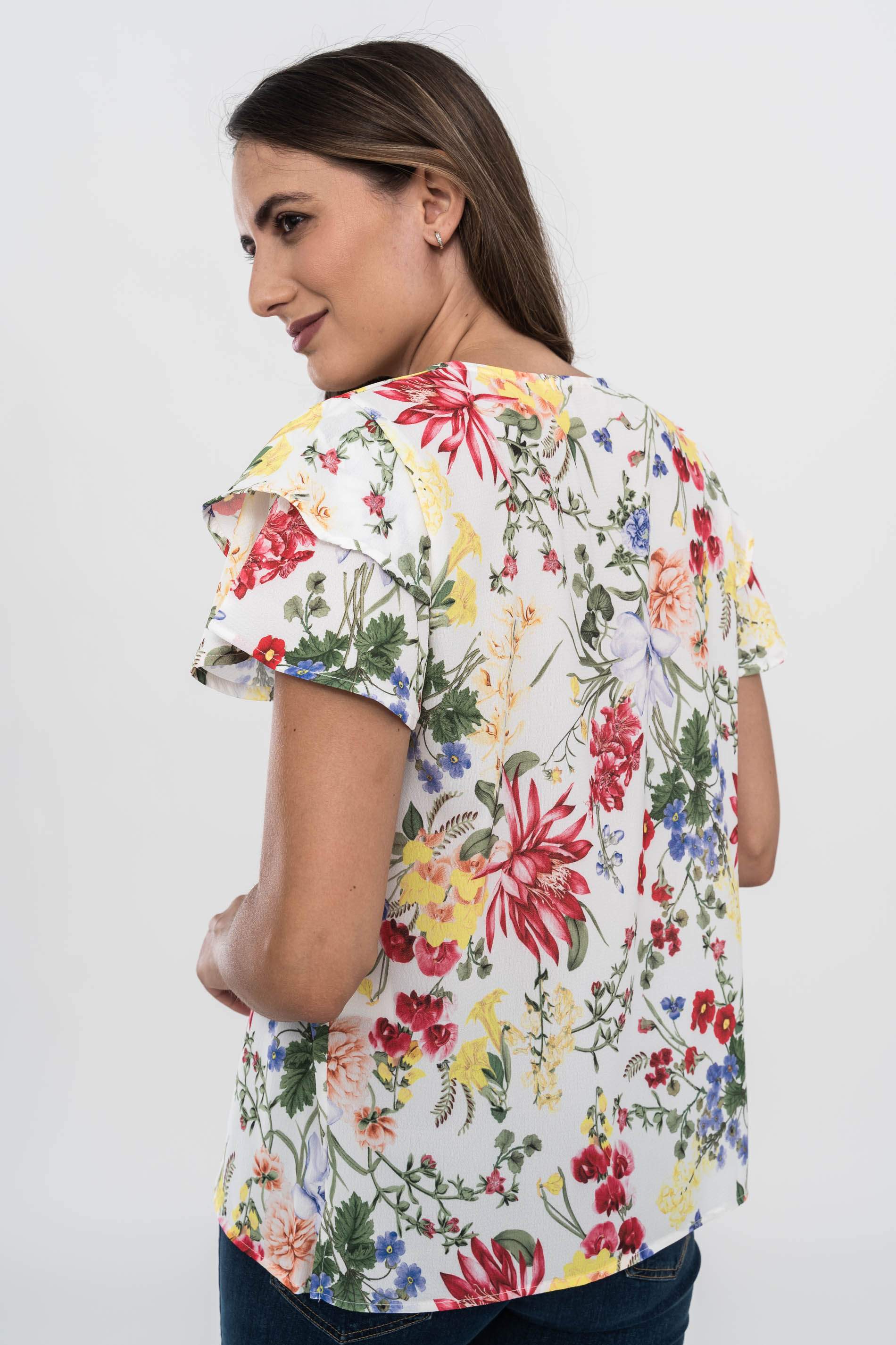 BLUSA DOBLE MANGA FLORAL.
