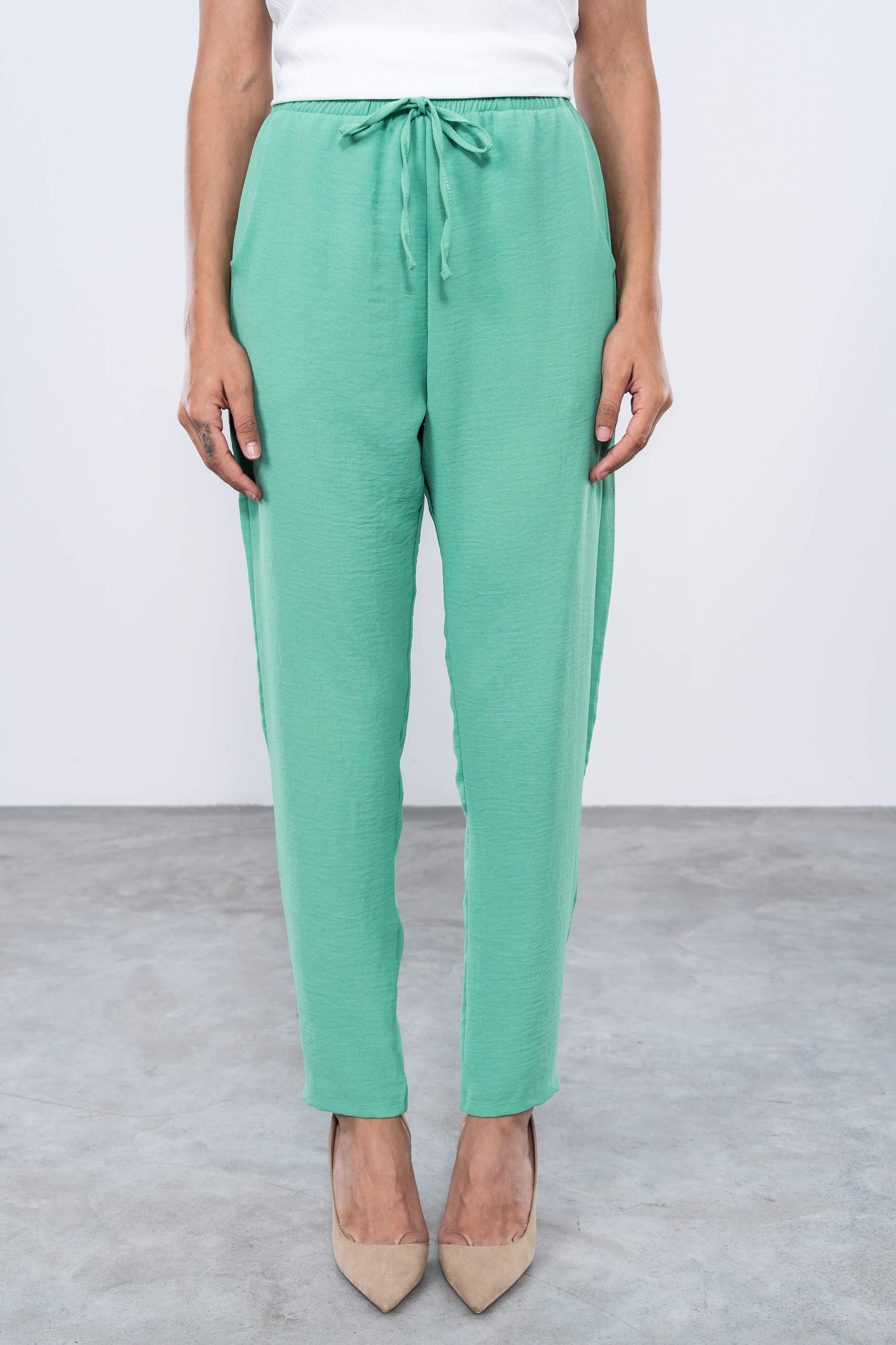 PANTALON HOLGADO BASICO MANZANA
