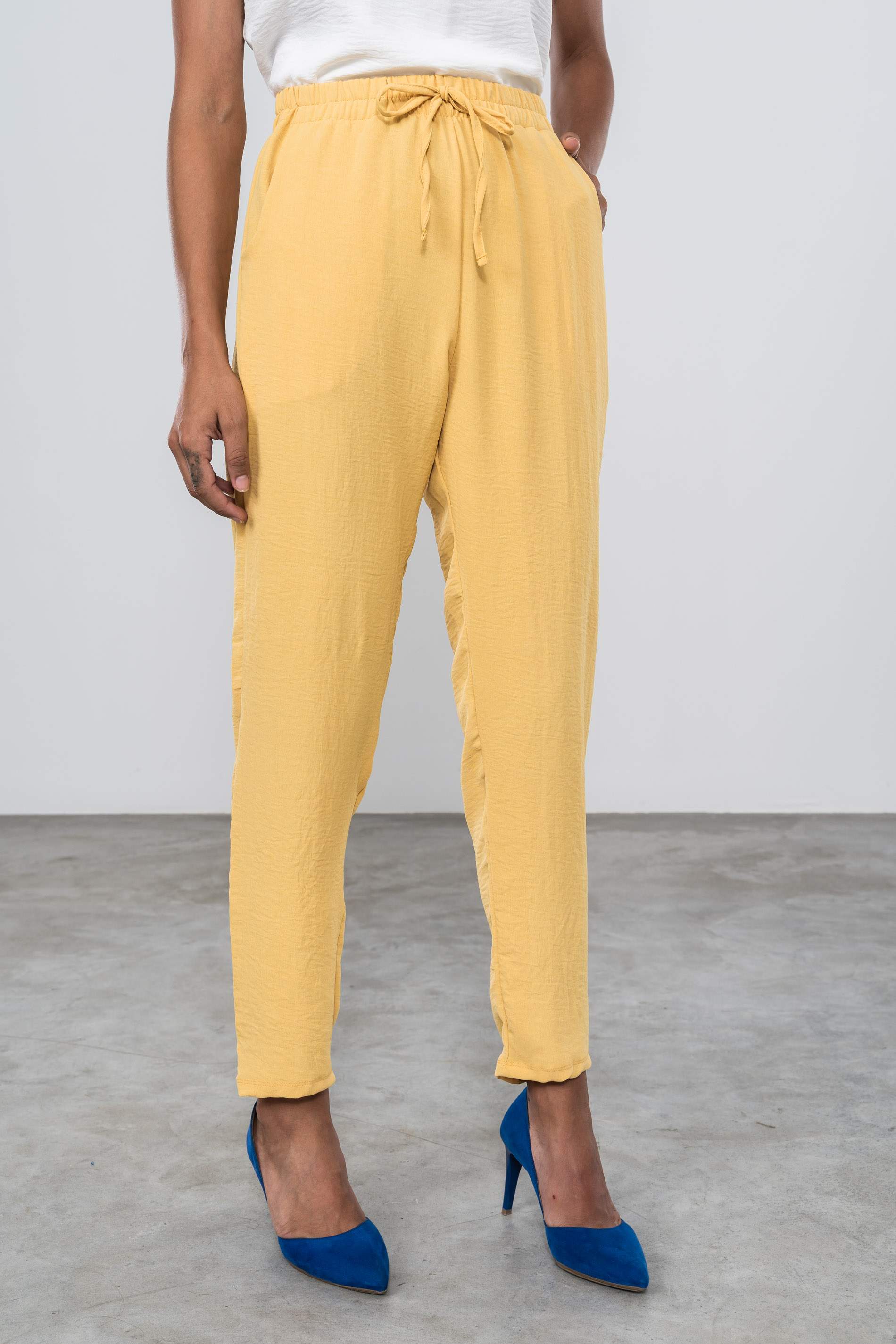 PANTALON HOLGADO BASICO AMARILLO