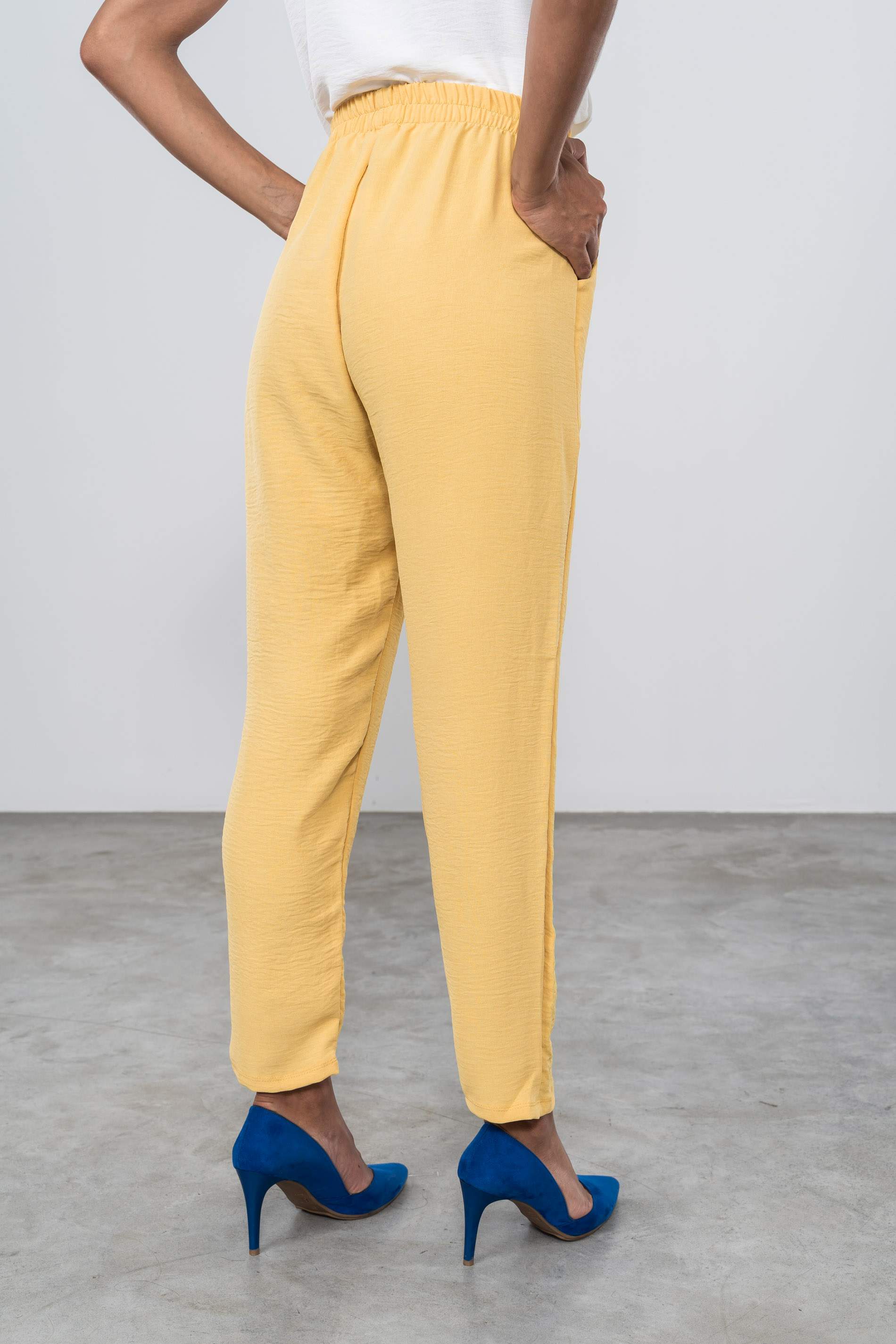 PANTALON HOLGADO BASICO AMARILLO