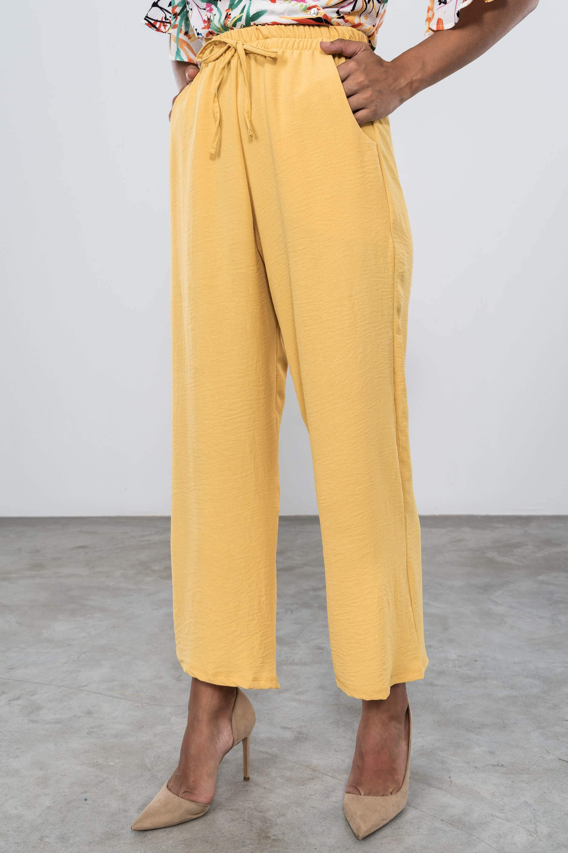 PANTALON HOLGADO RECTO AMARILLO