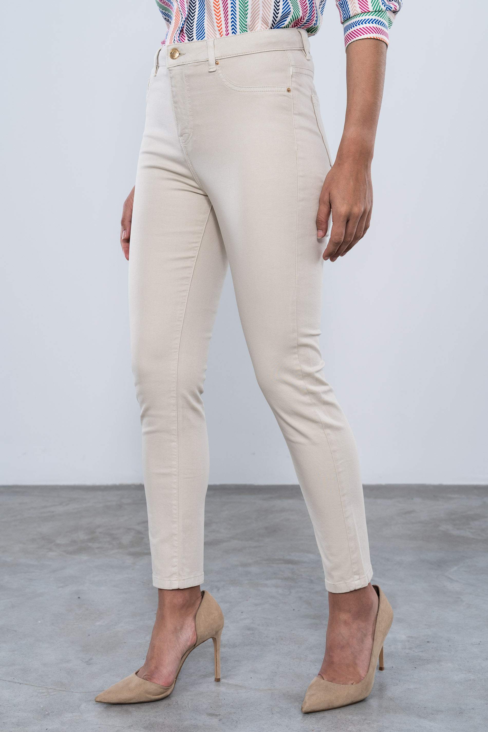 PANTALON 5 BOLSILLOS TOBILLERO NATURAL