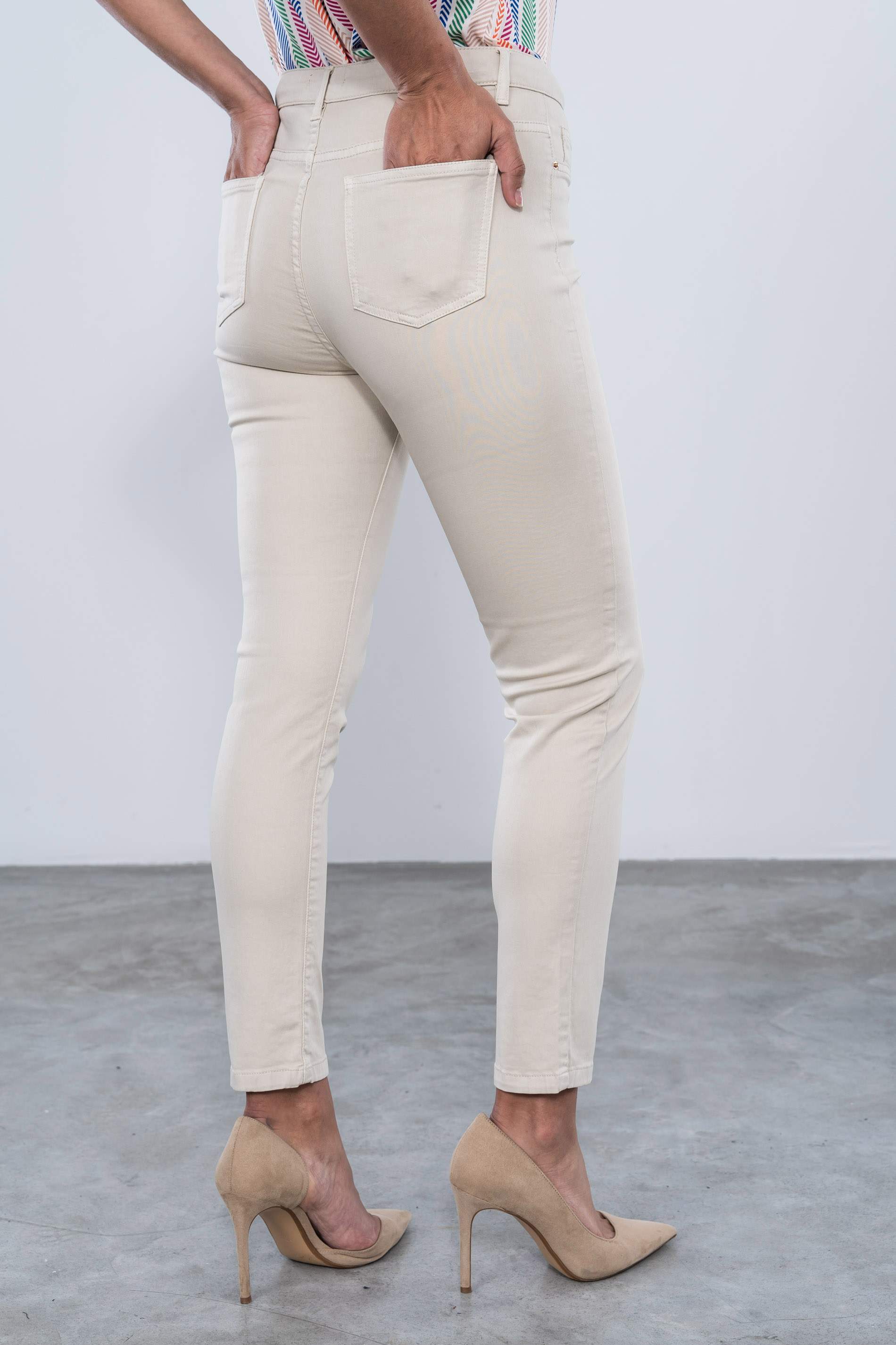PANTALON 5 BOLSILLOS TOBILLERO NATURAL