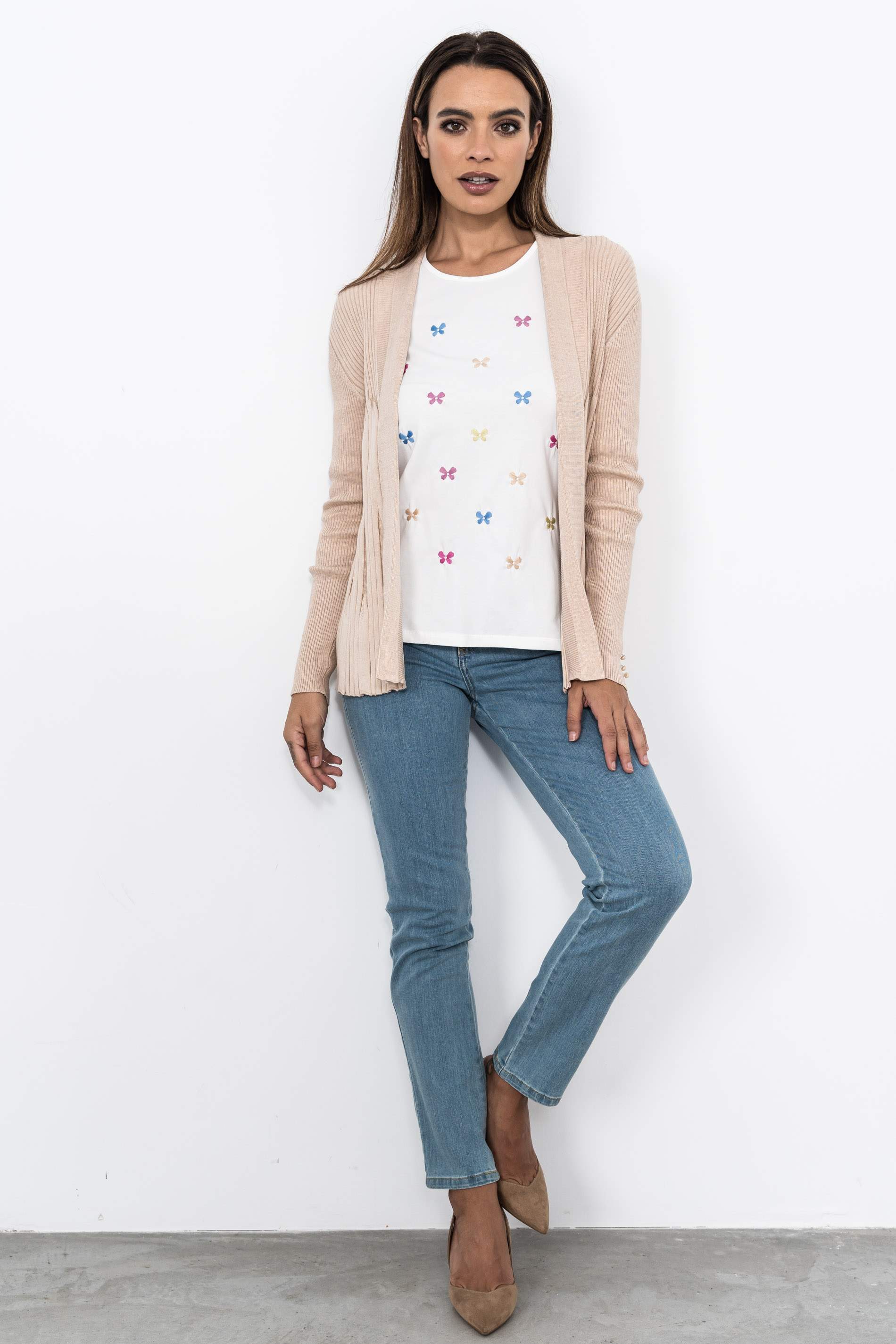 CAMISETA BORDADA FLOR COLORES CRUDO