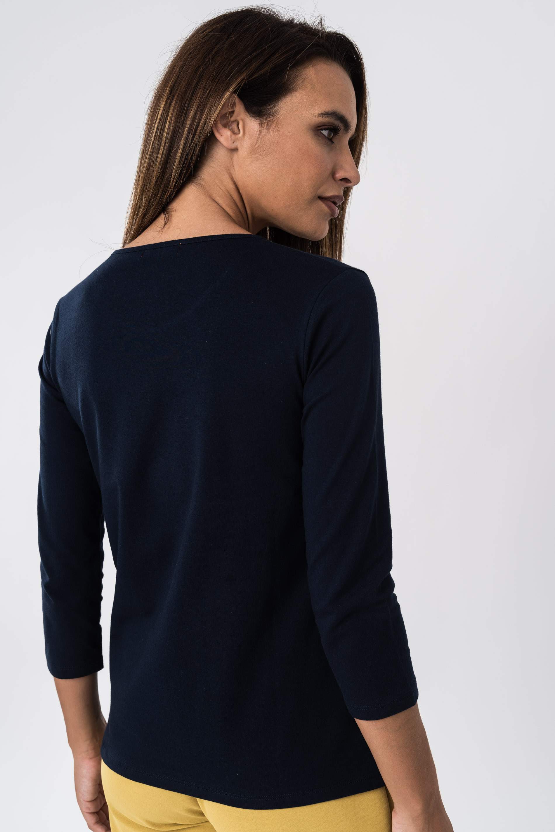 CAMISETA BORDADA FLOR COLORES MARINO