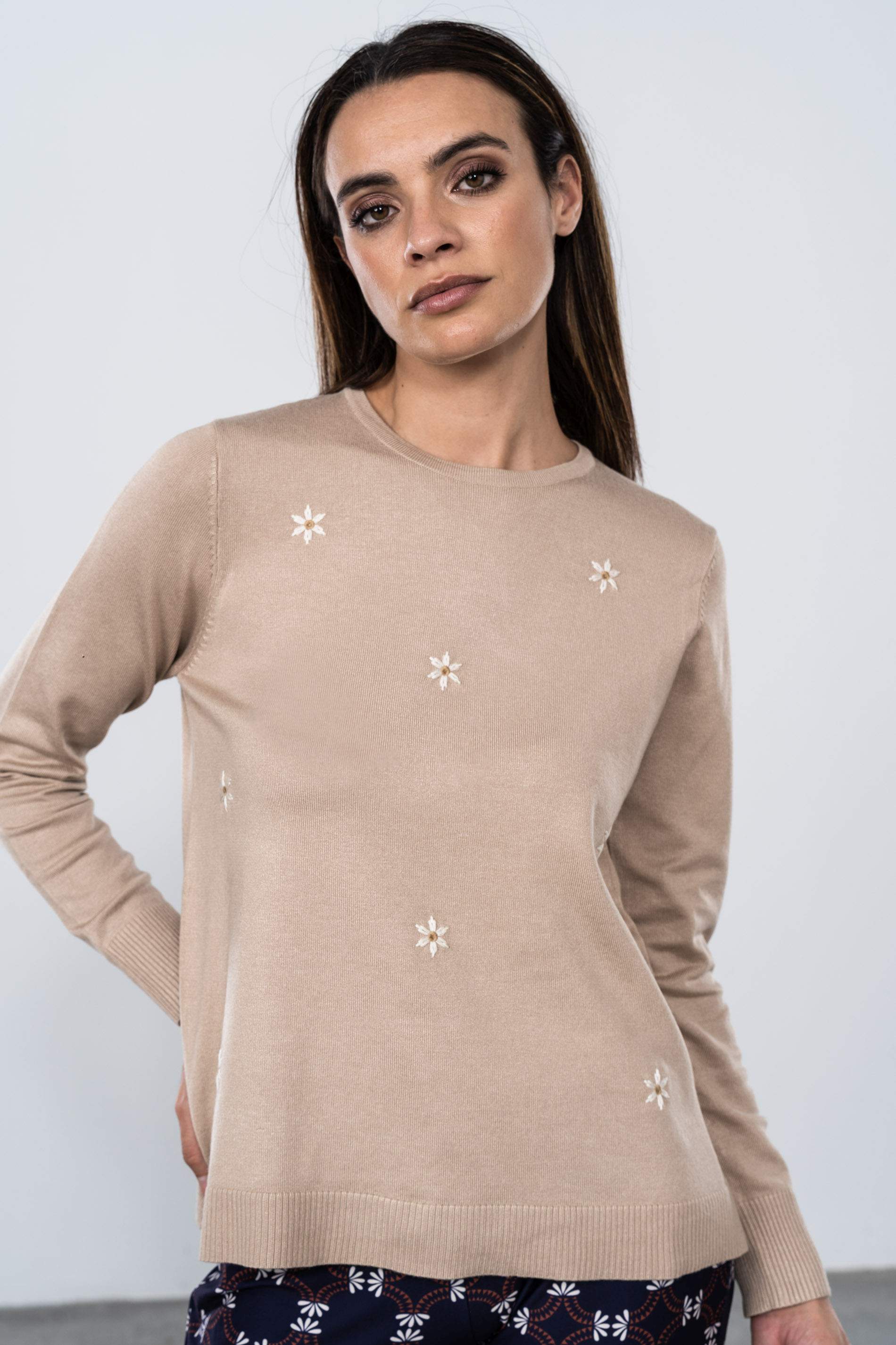 JERSEY BORDADO MARGARITAS PIEDRA