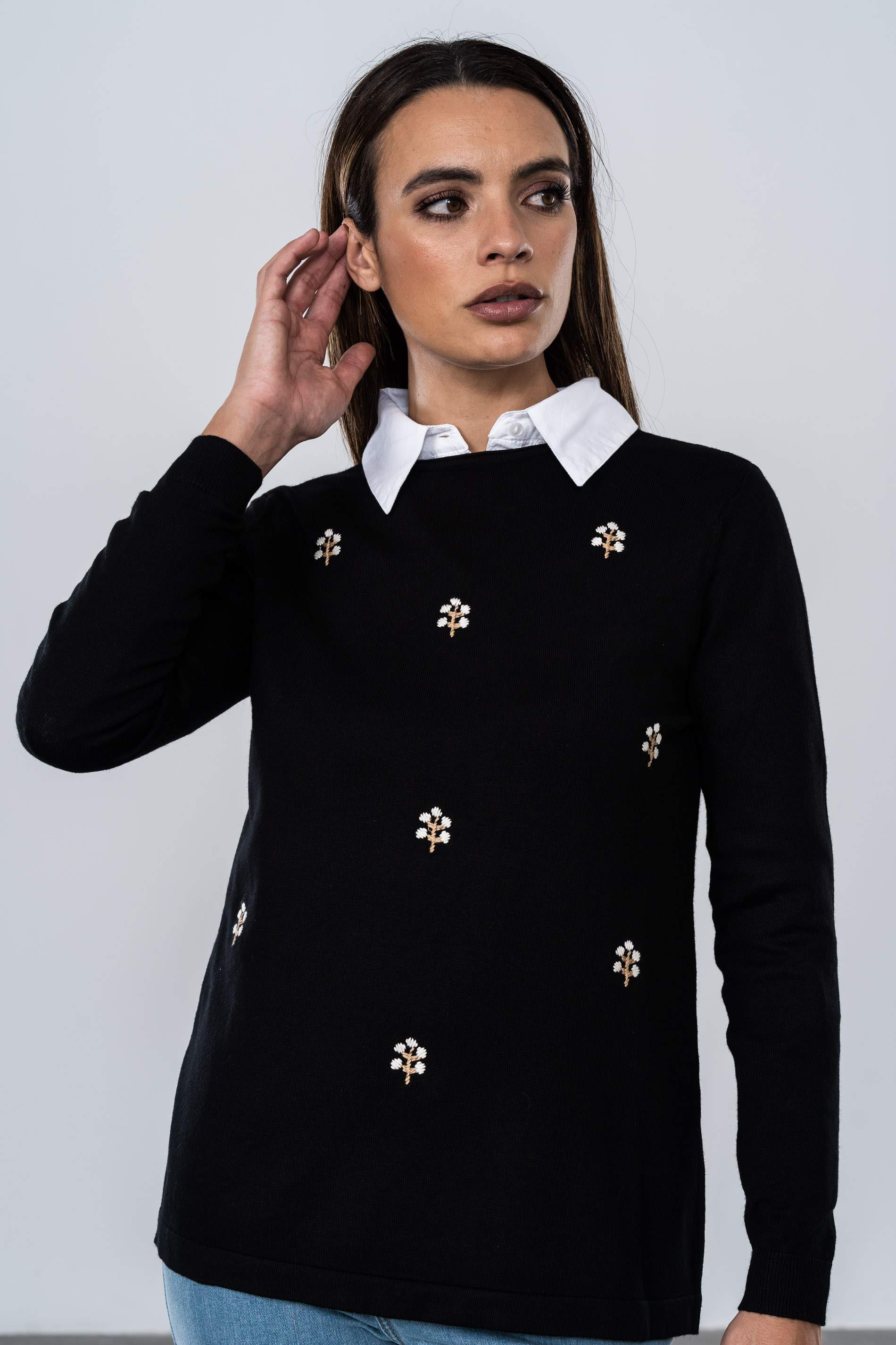 JERSEY BORDADO ARBOLITO NEGRO