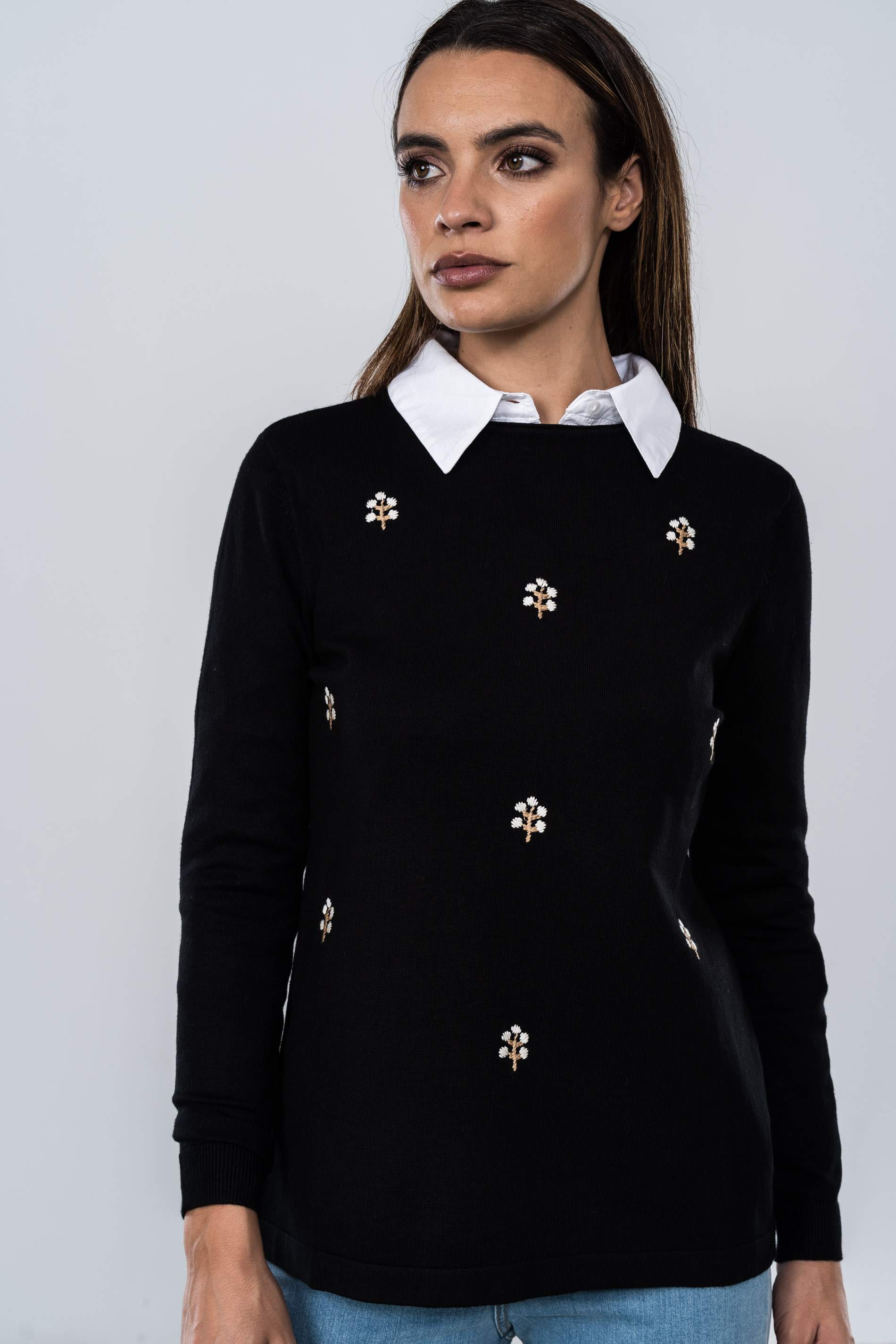 JERSEY BORDADO ARBOLITO NEGRO