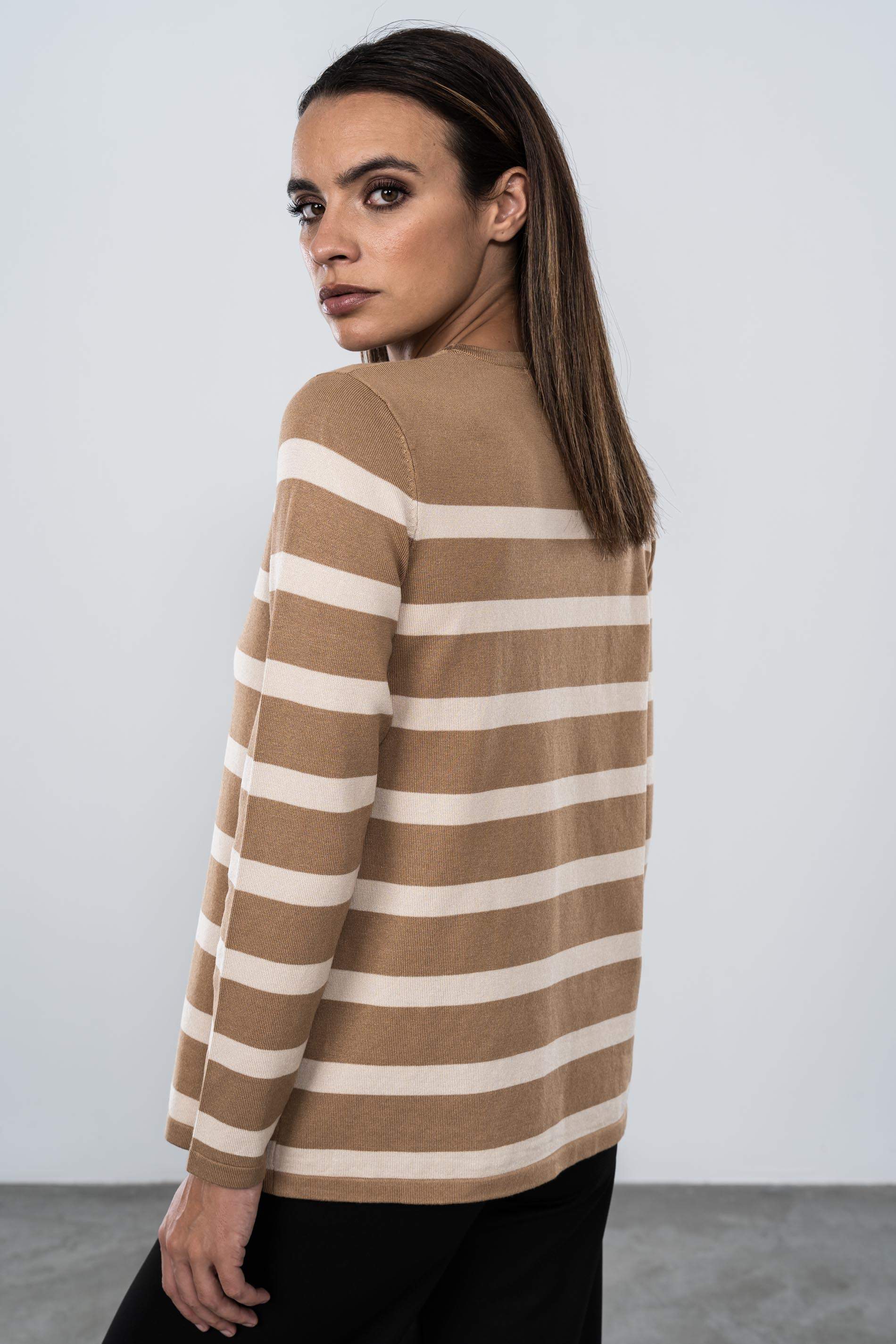 JERSEY CUELLO CAJA RAYAS CAMEL