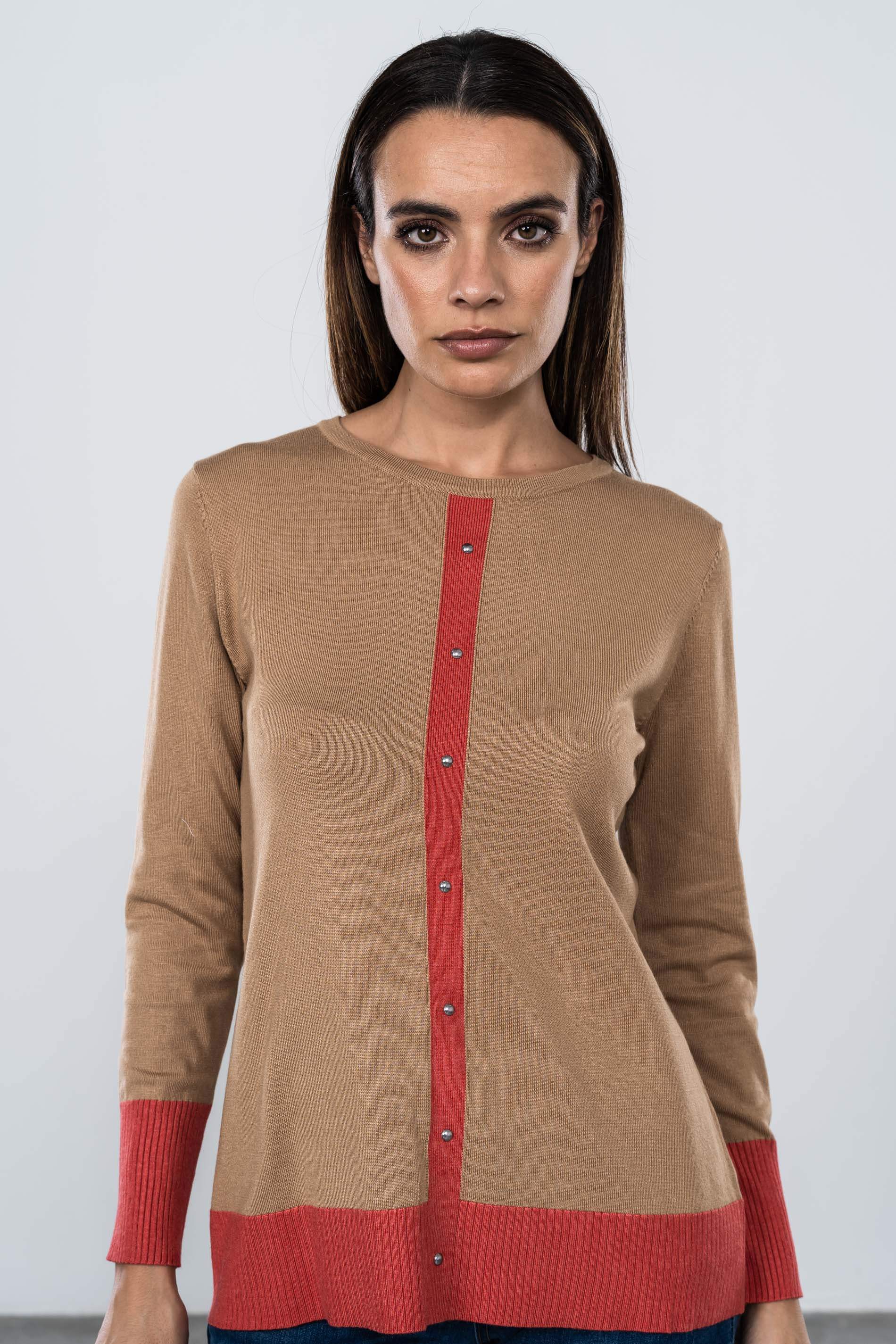 JERSEY DETALLE TACHAS DELANTERO PIEDRA