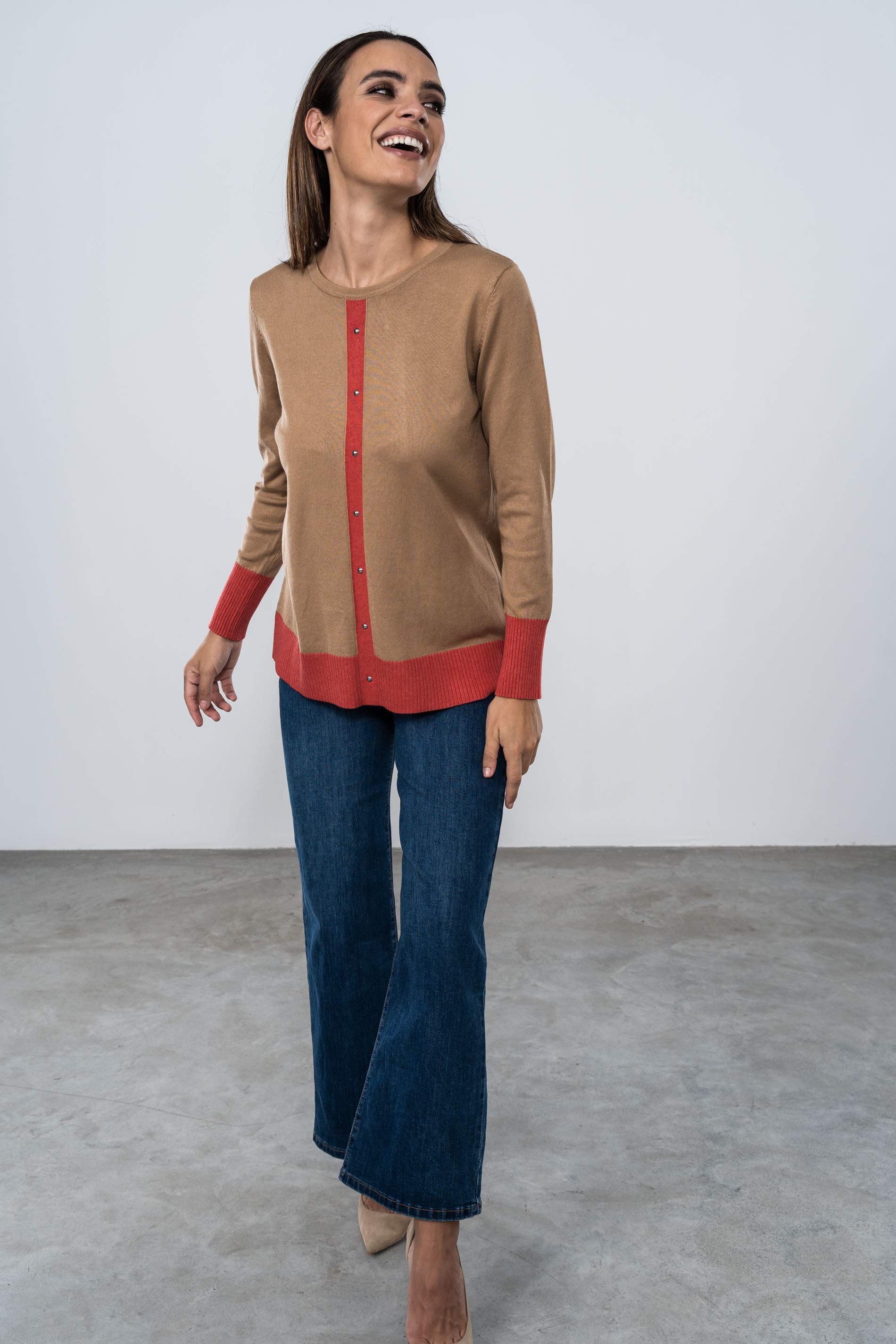 JERSEY DETALLE TACHAS DELANTERO PIEDRA
