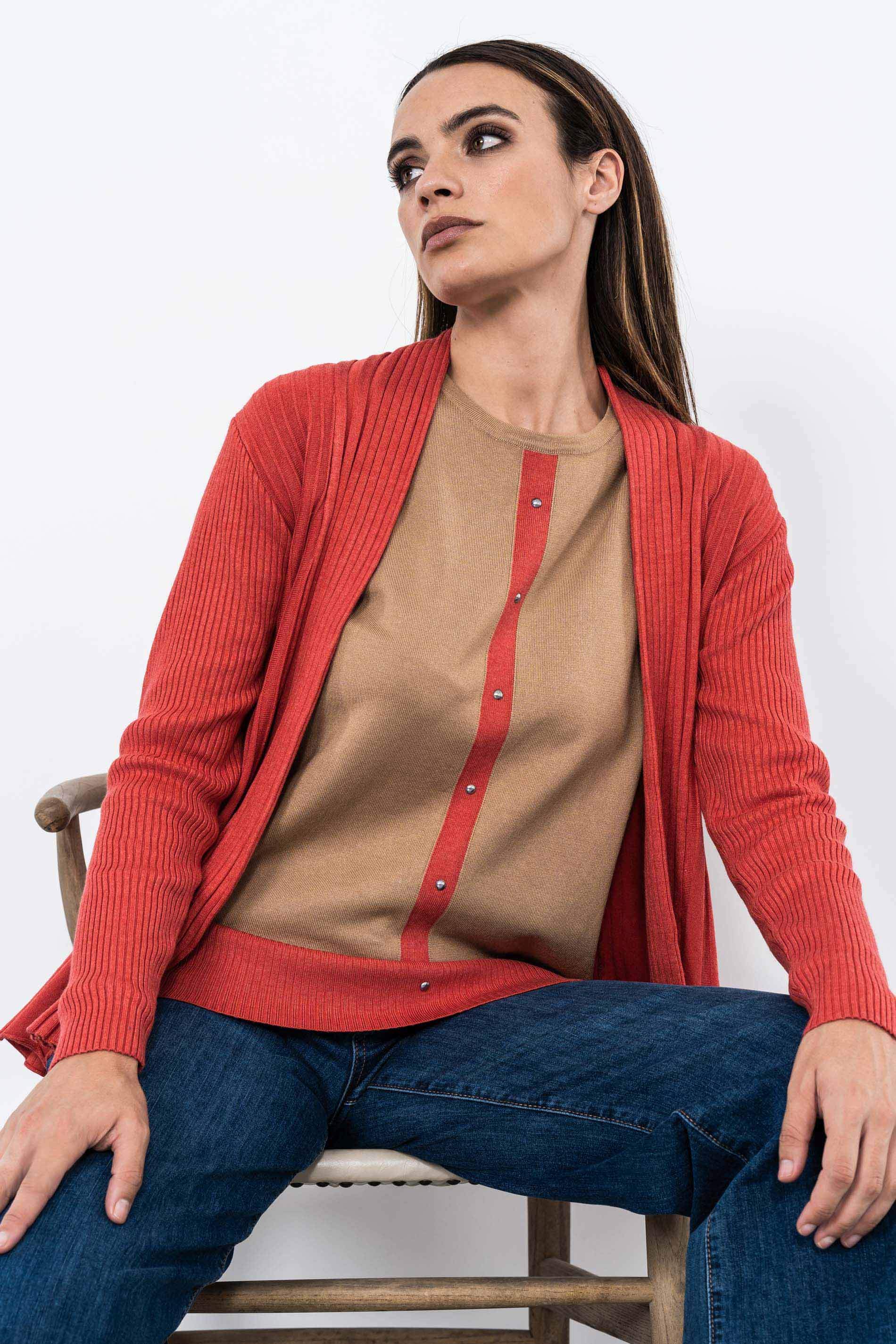 JERSEY DETALLE TACHAS DELANTERO PIEDRA
