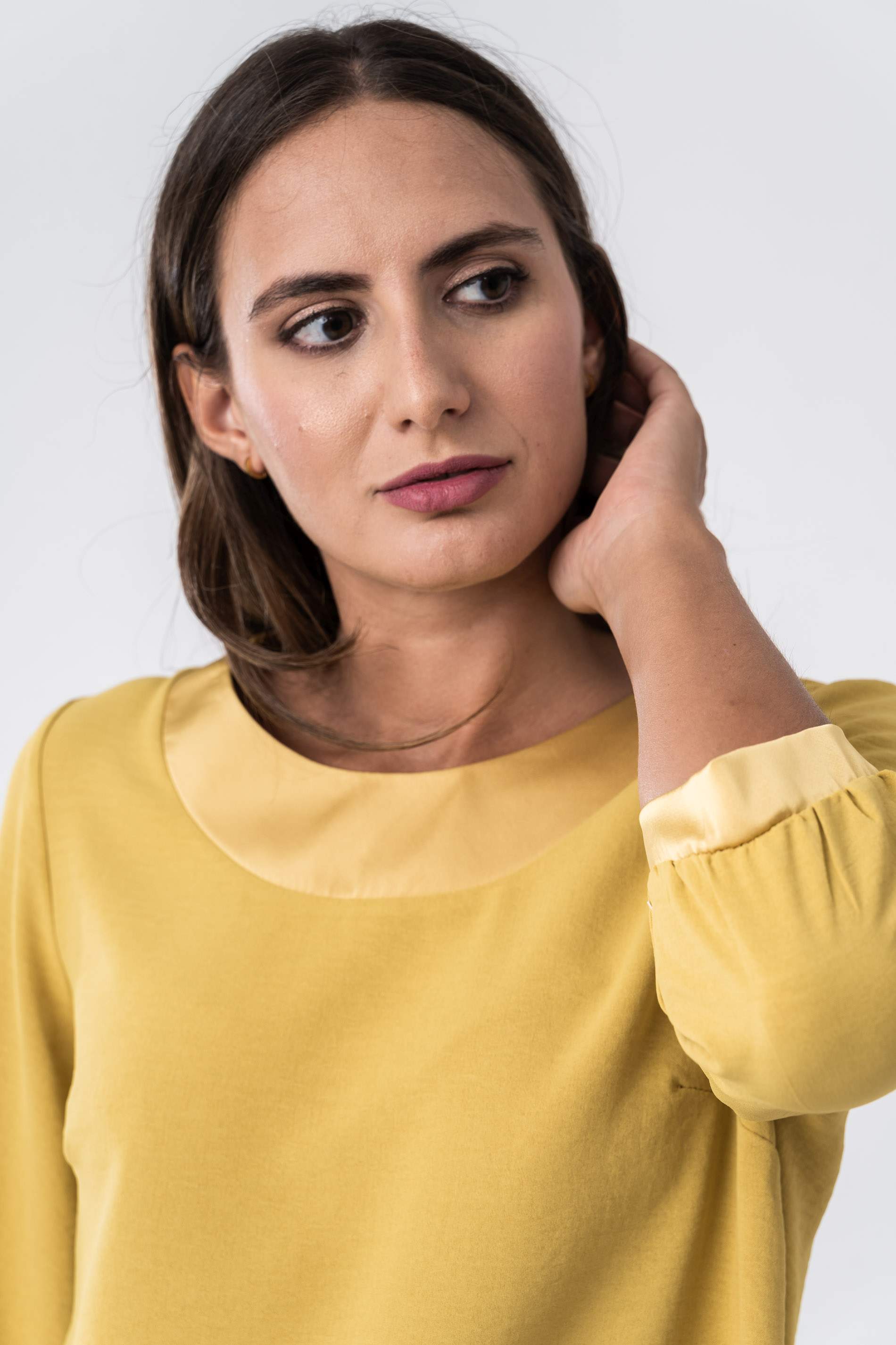 BLUSA COMBINADA SATEN MF MOSTAZA