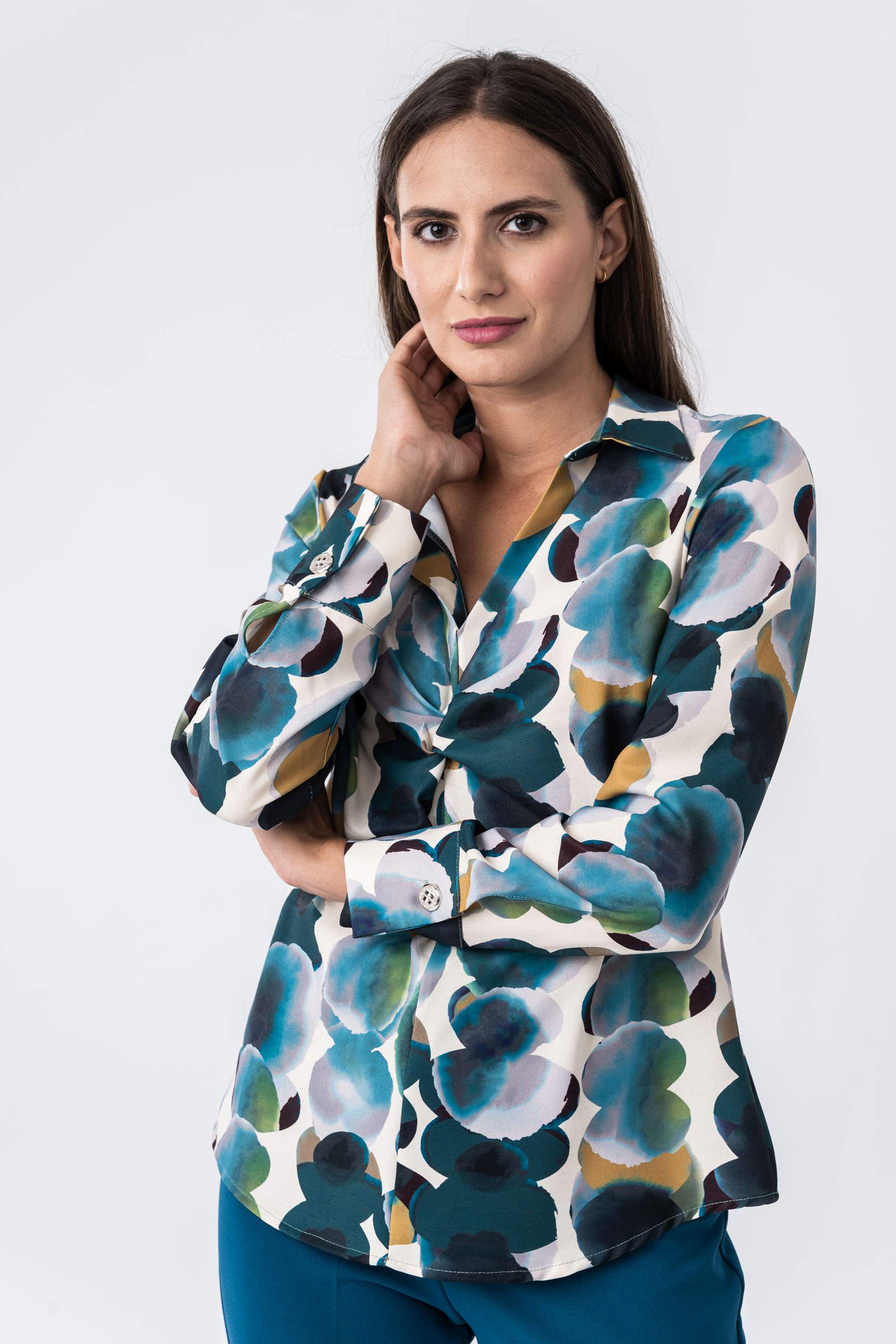 BLUSA DETALLE NUDO