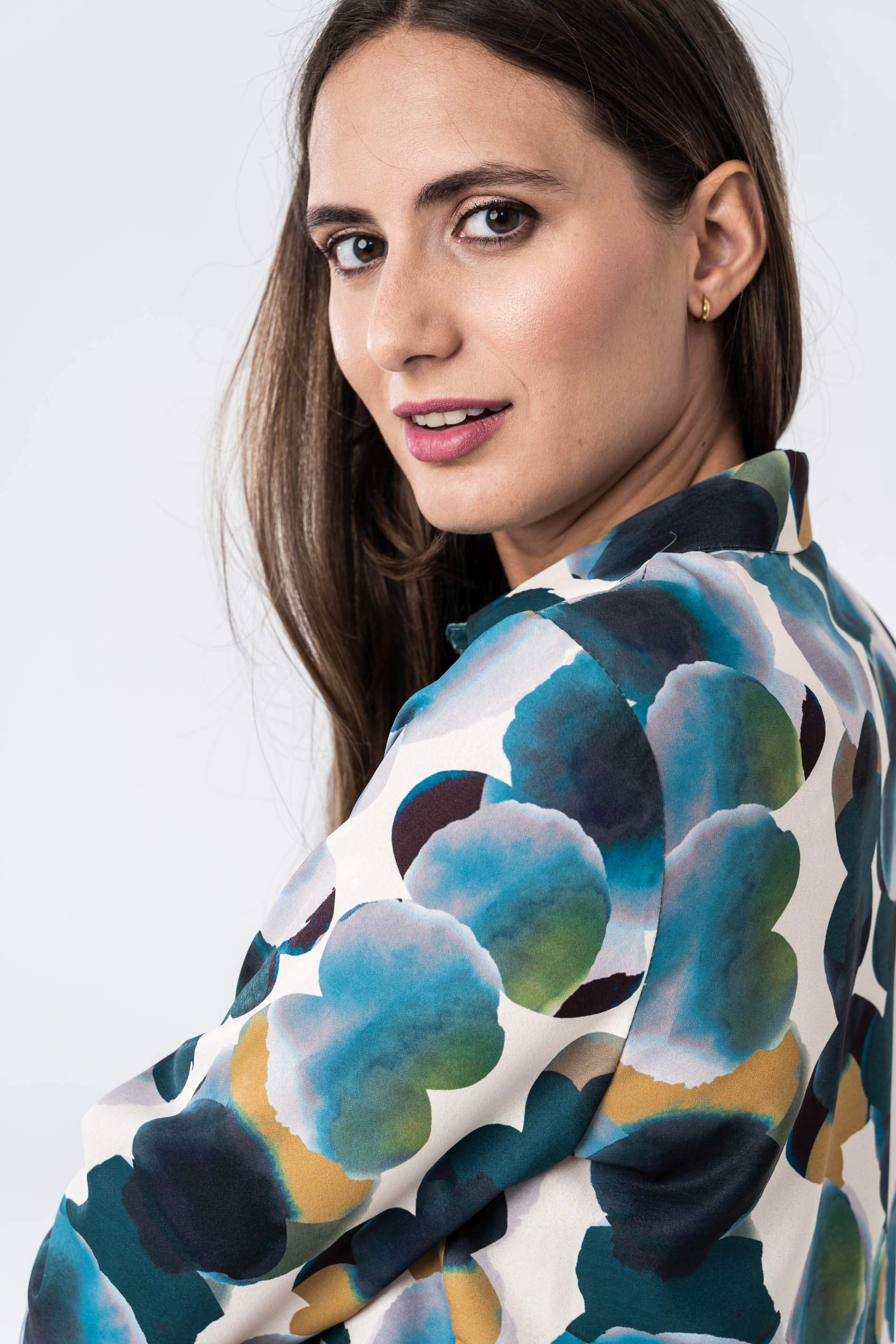 BLUSA DETALLE NUDO