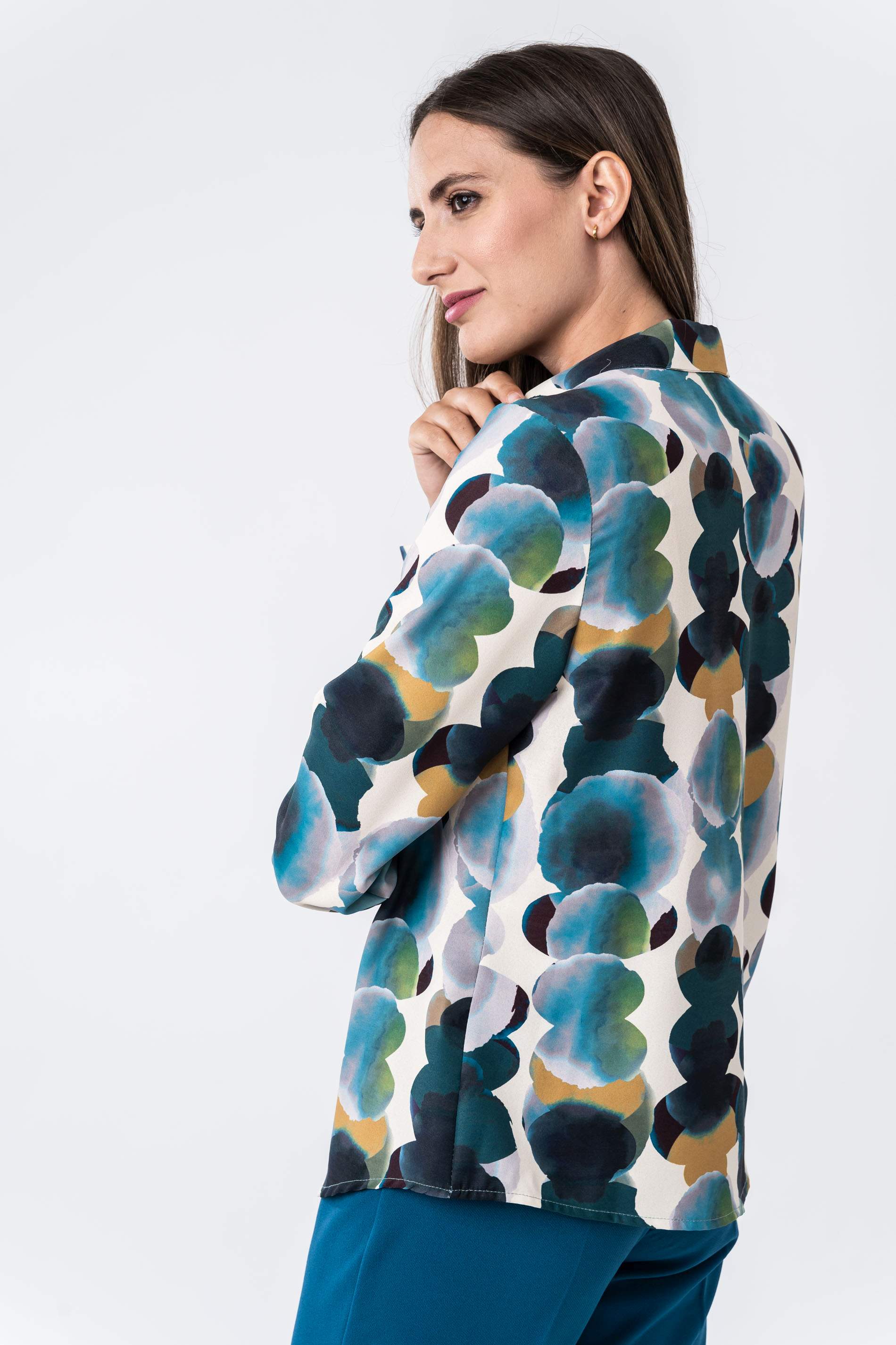 BLUSA DETALLE NUDO