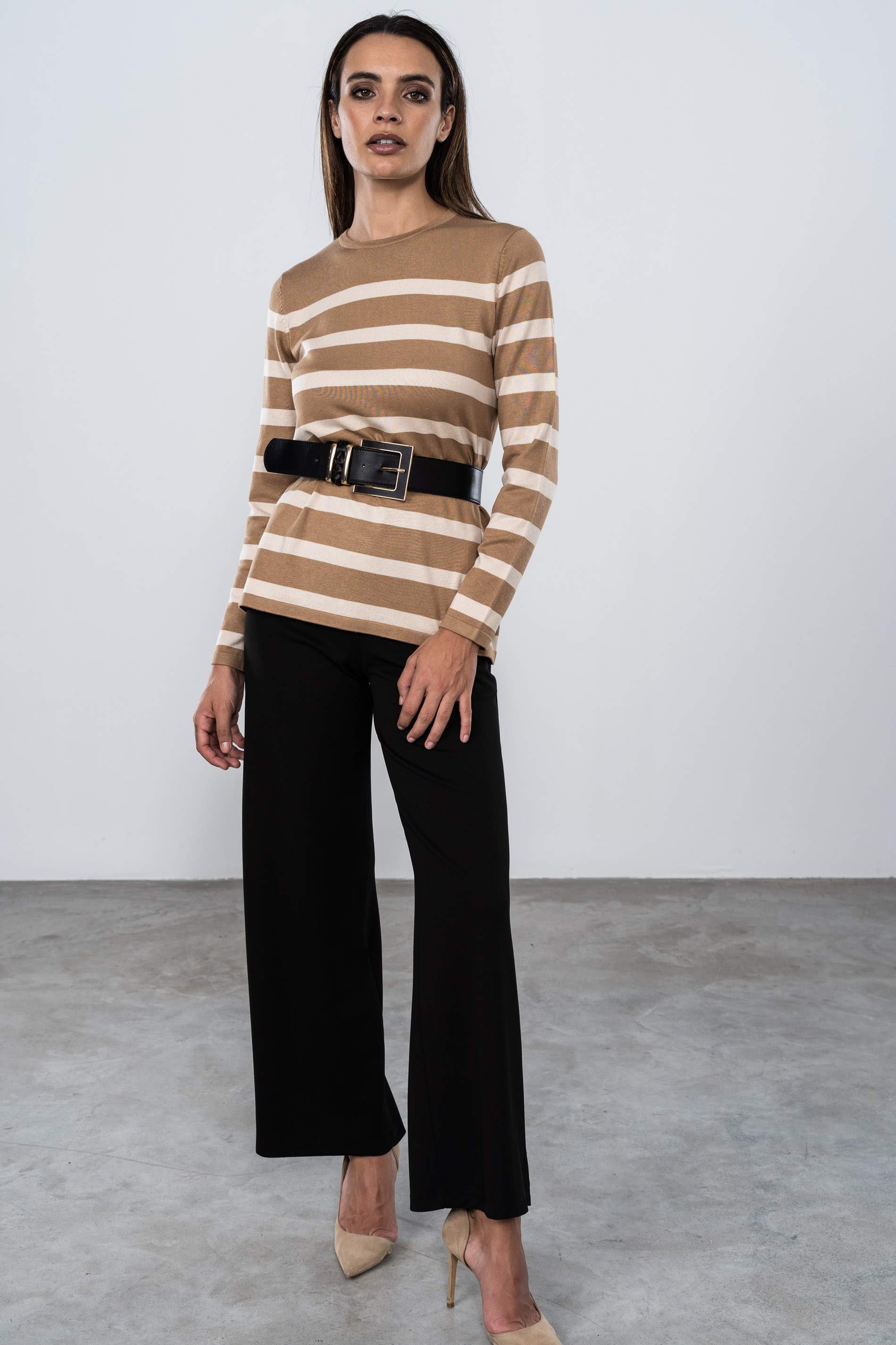 PANTALON ANCHO BOTON NEGRO