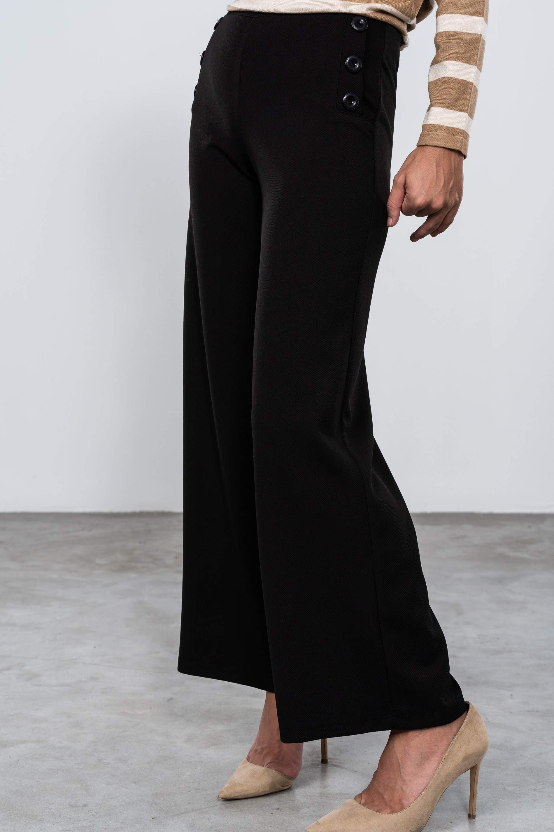 PANTALON ANCHO BOTON NEGRO