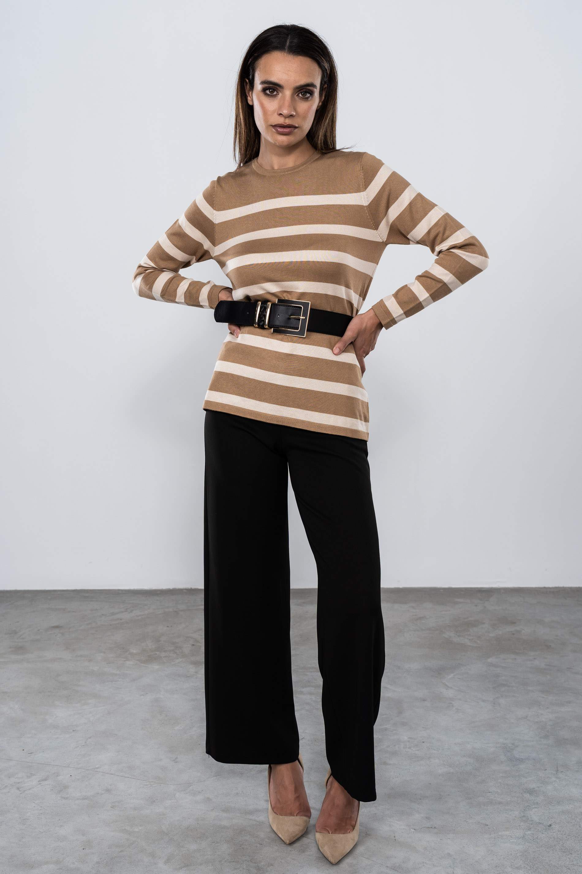 PANTALON ANCHO BOTON NEGRO