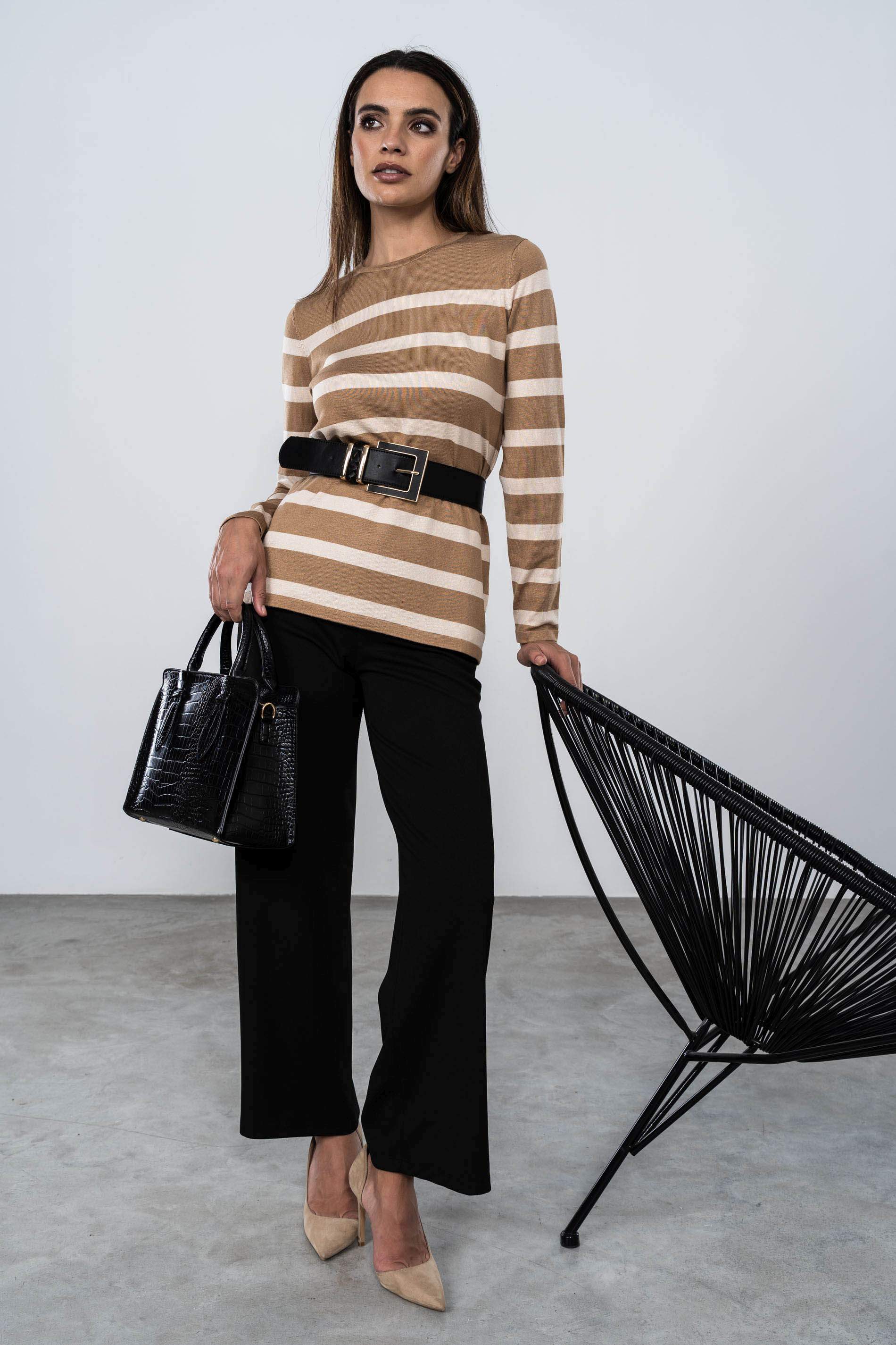 PANTALON ANCHO BOTON NEGRO