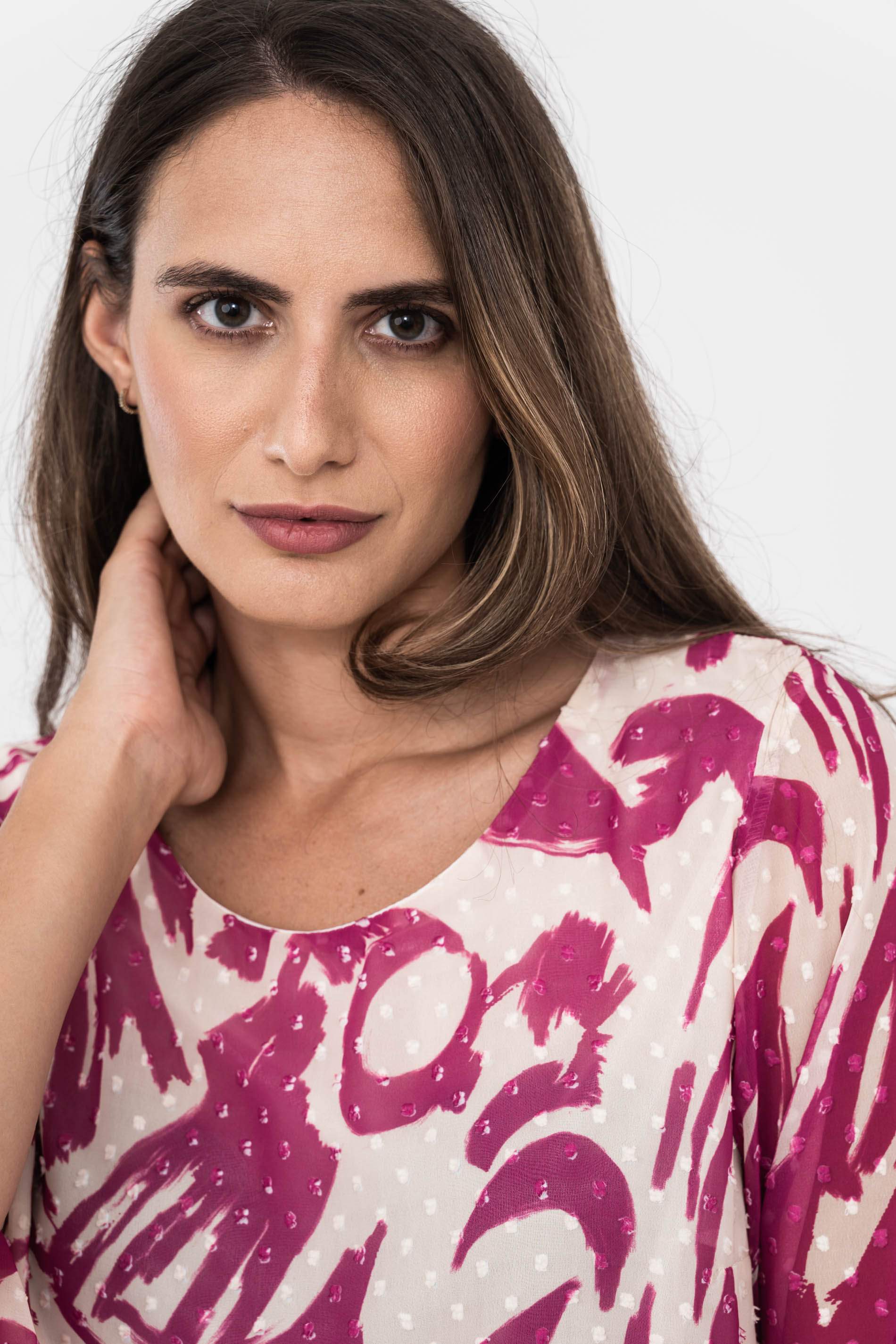 BLUSA PLUMETI PINCELADAS FUCSIA