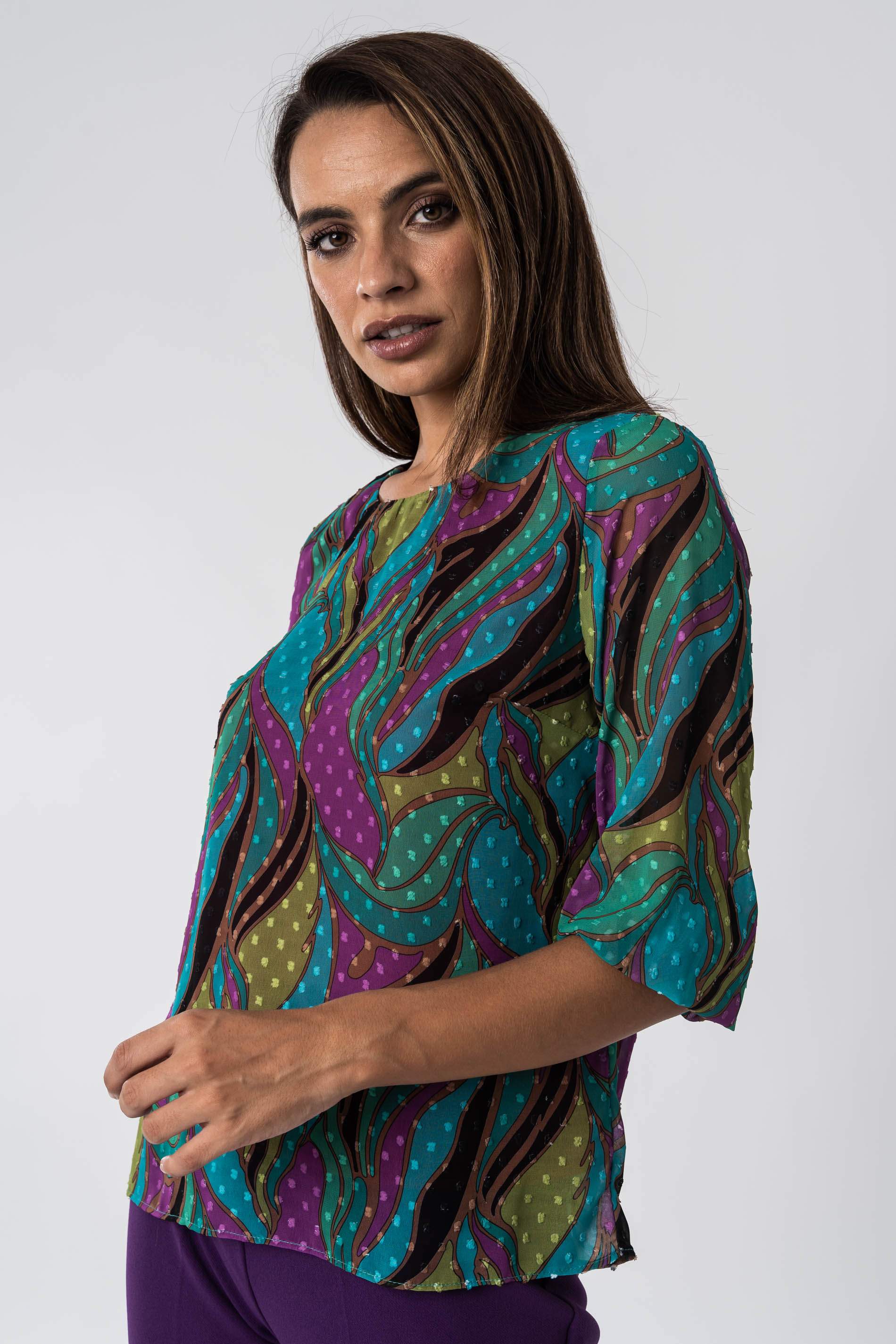 BLUSA PLUMETI HOJAS COLOR