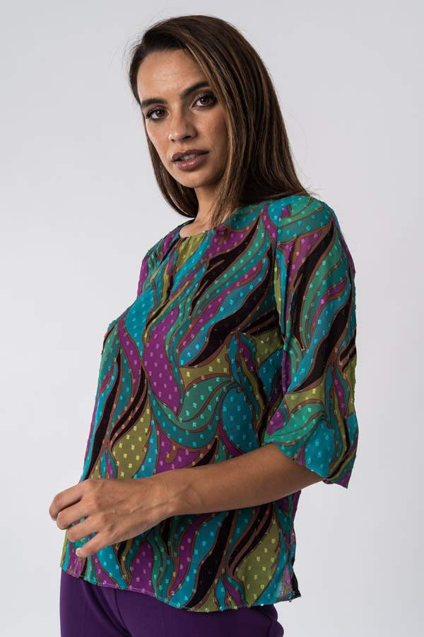 BLUSA PLUMETI HOJAS COLOR